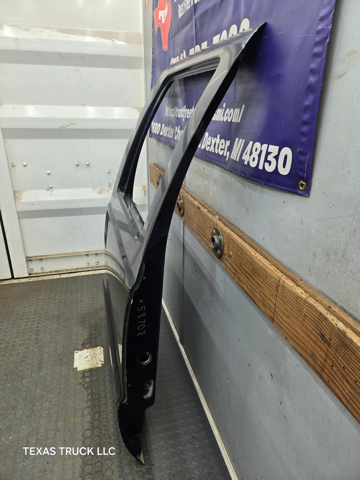 1999-2011 Ford Super Duty F250 F350 F450 F550 RH Crew Cab Passenger Side Rear Door