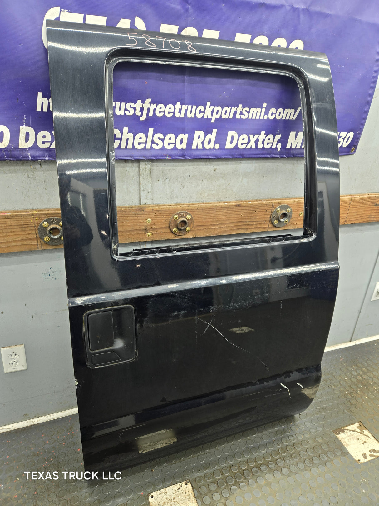 1999-2011 Ford Super Duty F250 F350 F450 F550 RH Crew Cab Passenger Side Rear Door