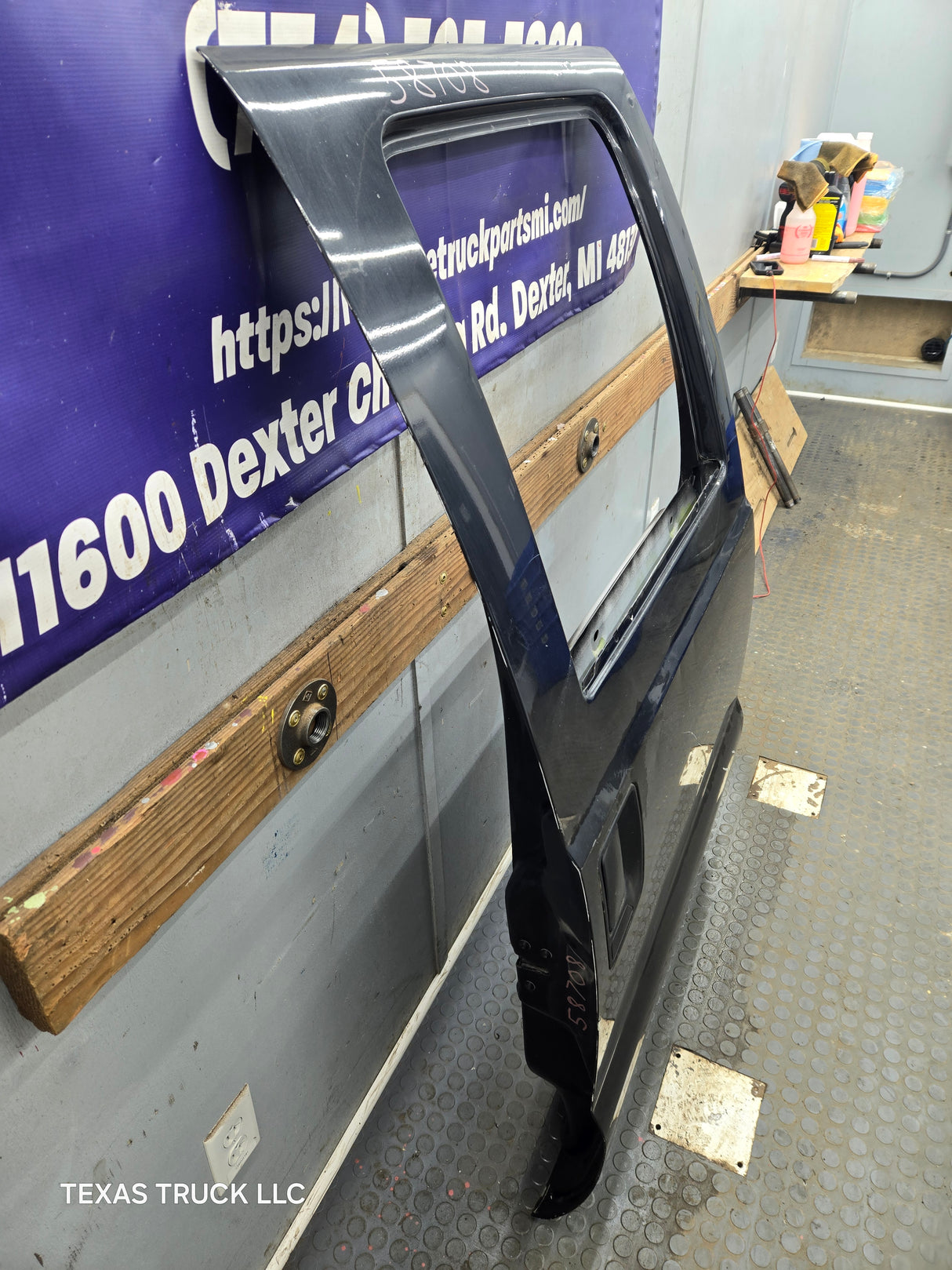 1999-2011 Ford Super Duty F250 F350 F450 F550 RH Crew Cab Passenger Side Rear Door