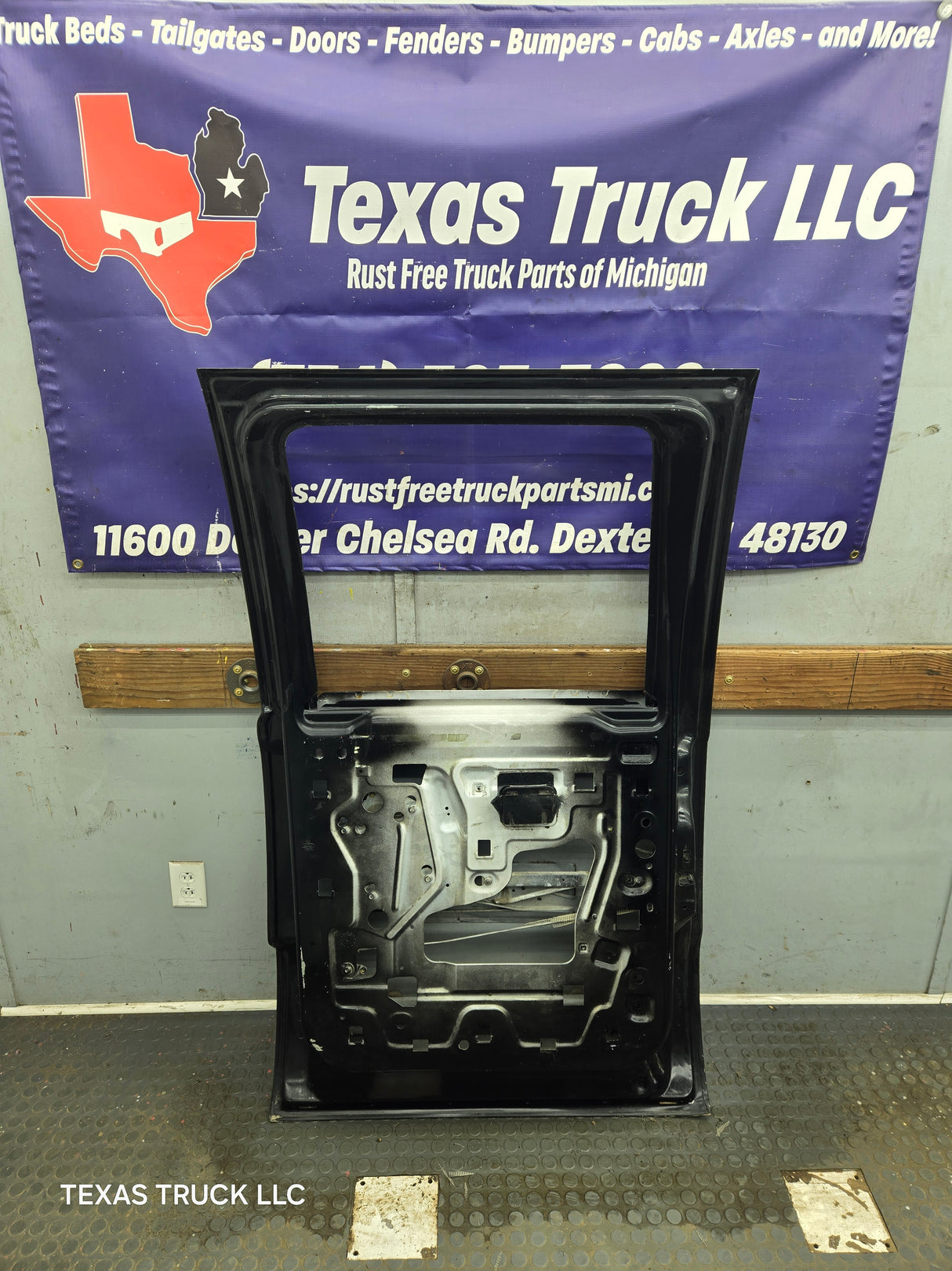 1999-2011 Ford Super Duty F250 F350 F450 F550 RH Crew Cab Passenger Side Rear Door