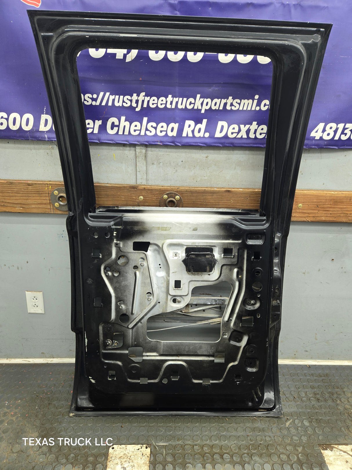 1999-2011 Ford Super Duty F250 F350 F450 F550 RH Crew Cab Passenger Side Rear Door