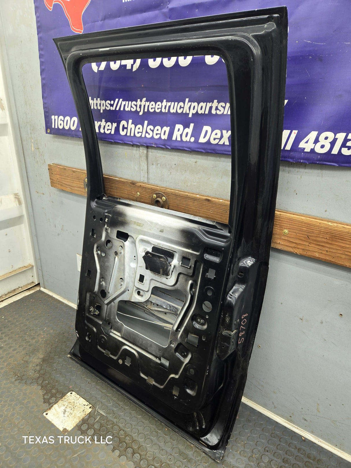 1999-2011 Ford Super Duty F250 F350 F450 F550 RH Crew Cab Passenger Side Rear Door