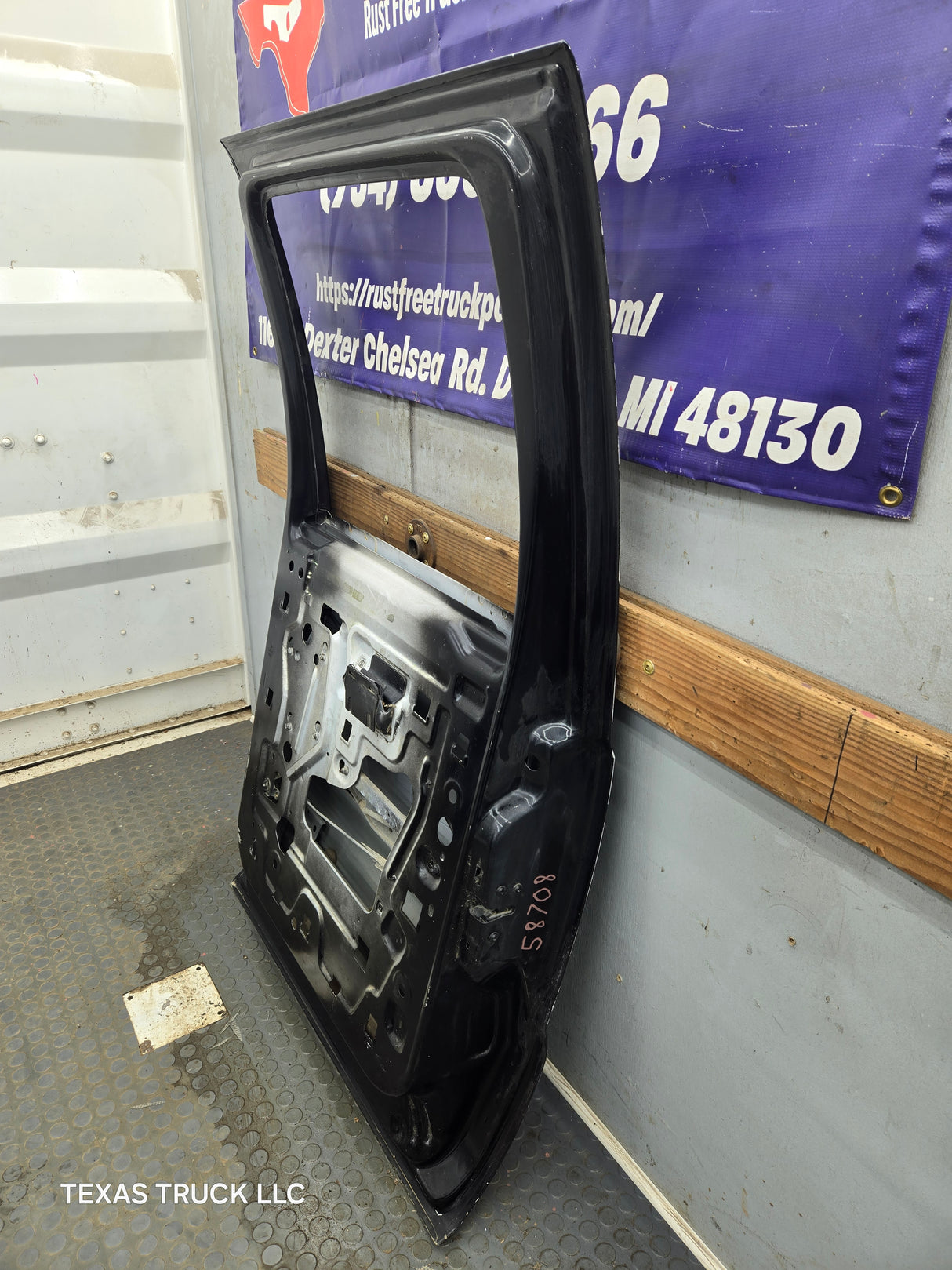 1999-2011 Ford Super Duty F250 F350 F450 F550 RH Crew Cab Passenger Side Rear Door