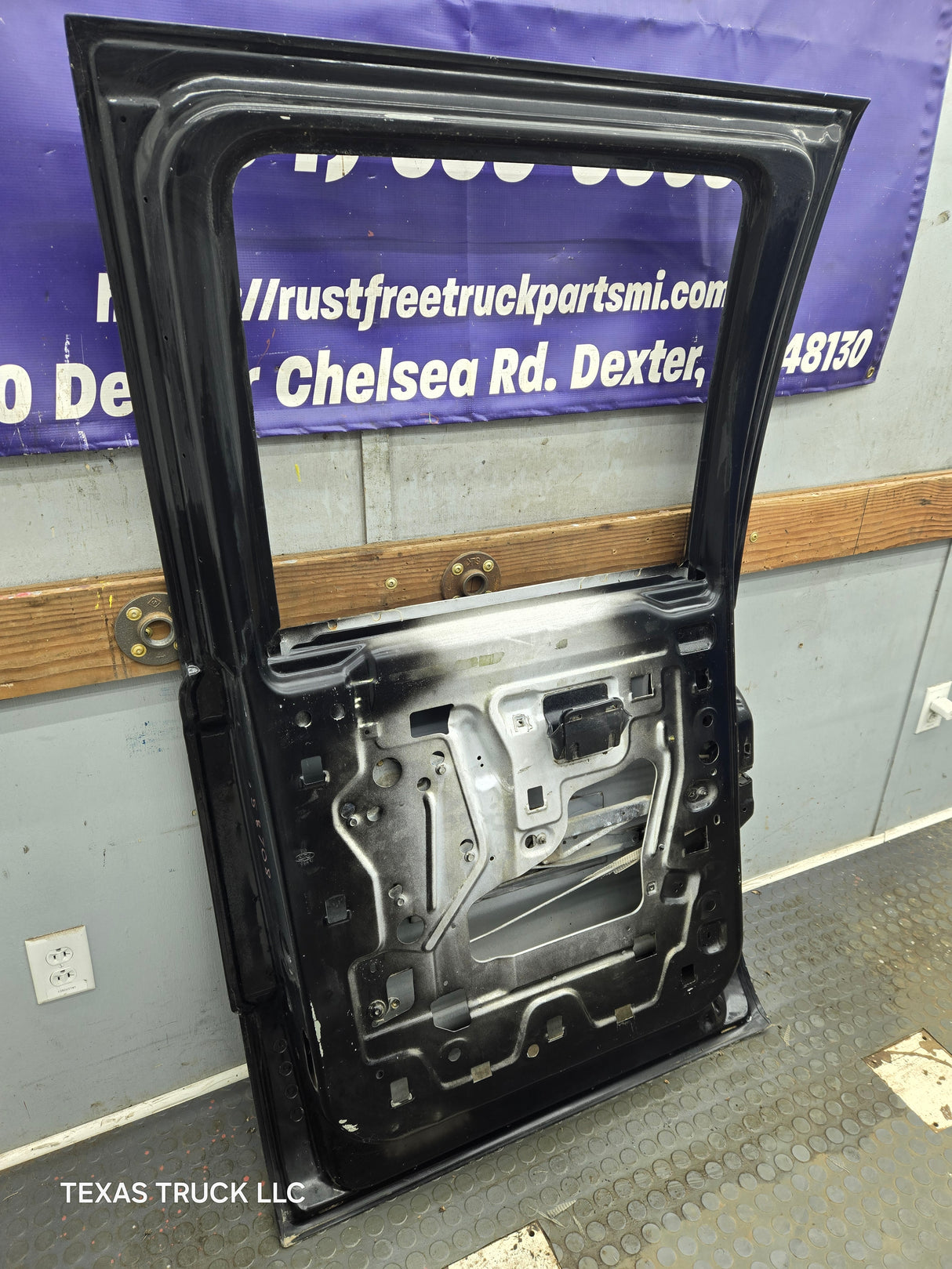 1999-2011 Ford Super Duty F250 F350 F450 F550 RH Crew Cab Passenger Side Rear Door