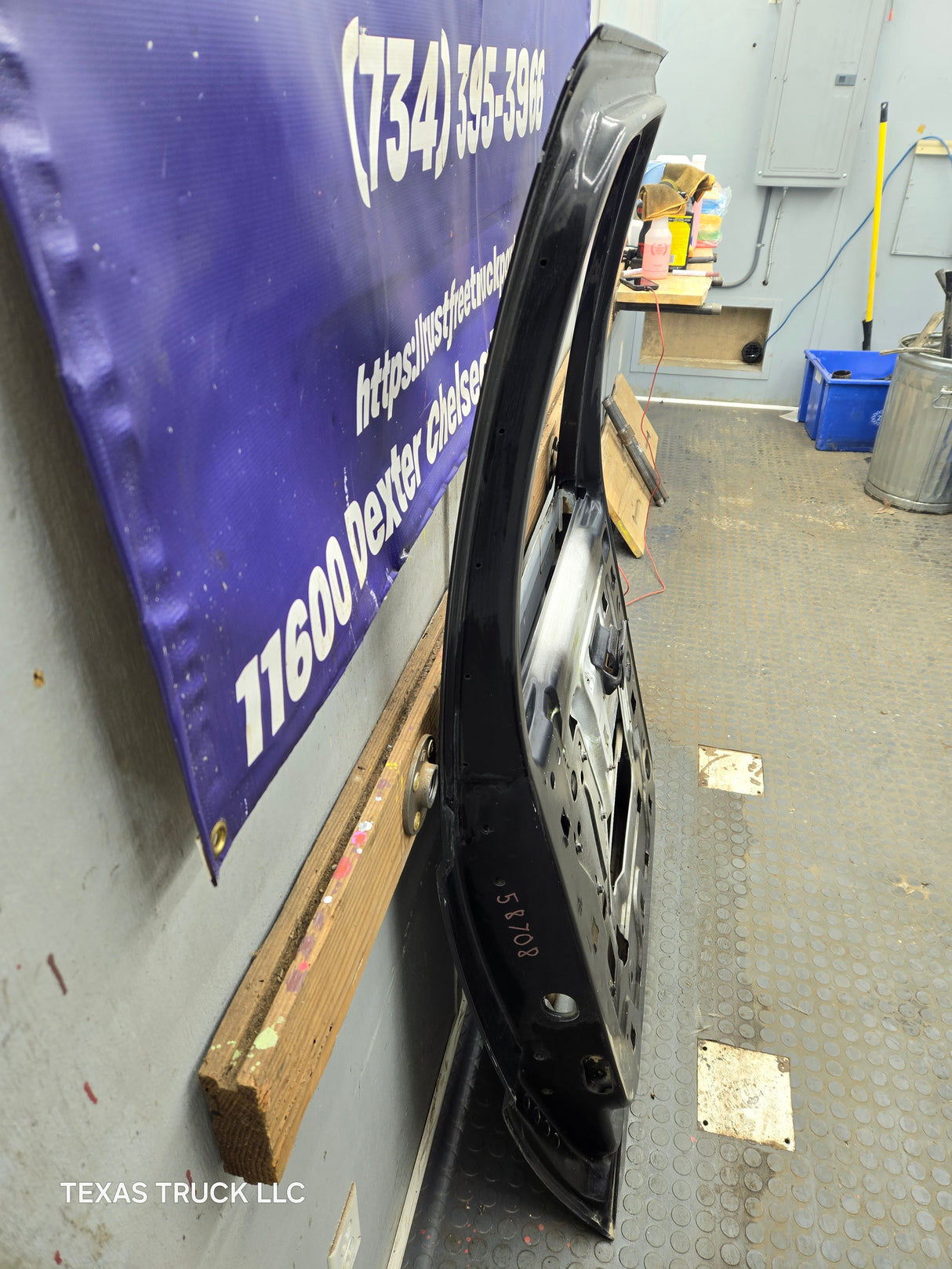 1999-2011 Ford Super Duty F250 F350 F450 F550 RH Crew Cab Passenger Side Rear Door