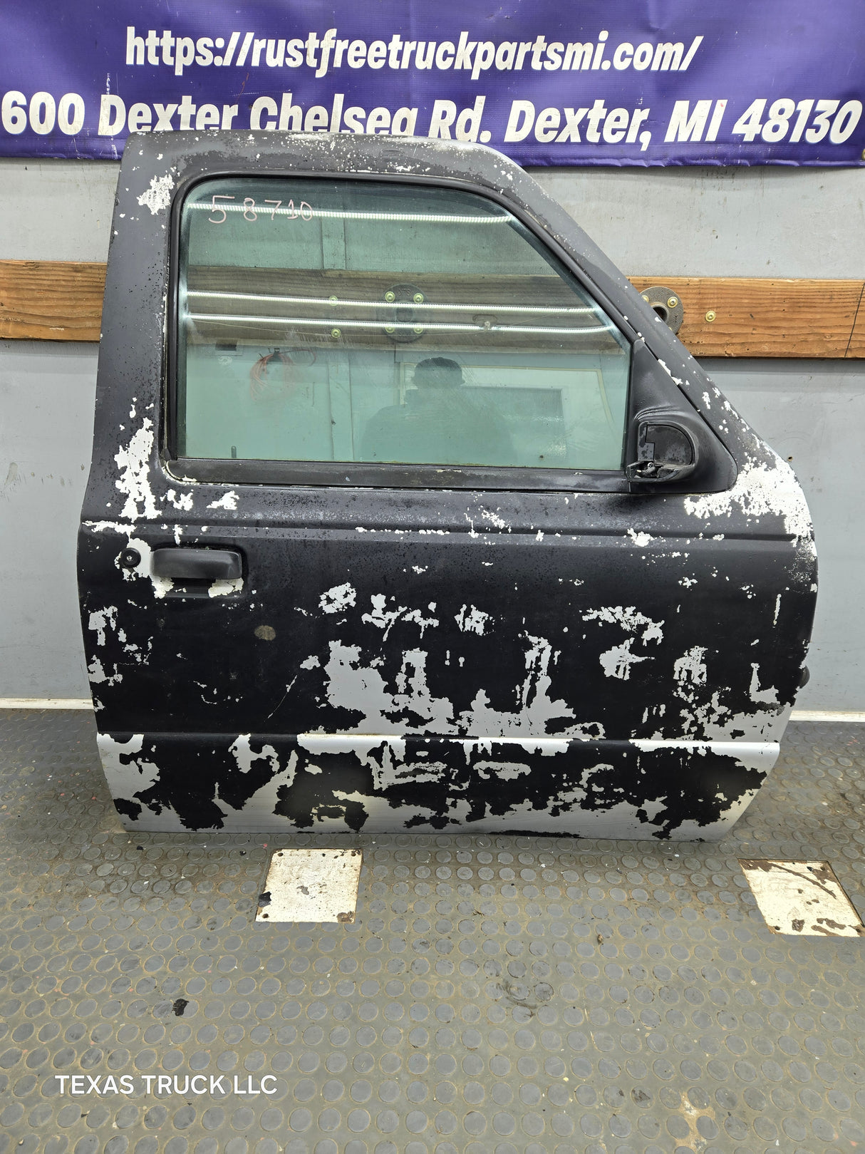 2003-2005 Ford Ranger Passenger Side Front Right Hand Door