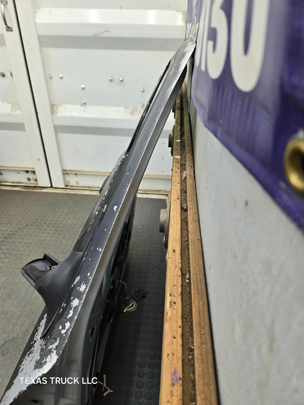 2003-2005 Ford Ranger Passenger Side Front Right Hand Door