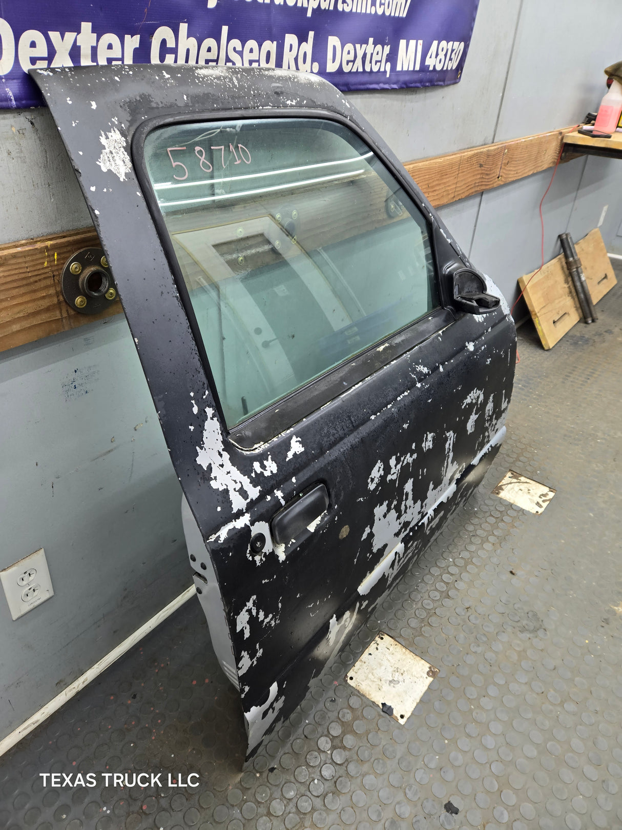 2003-2005 Ford Ranger Passenger Side Front Right Hand Door