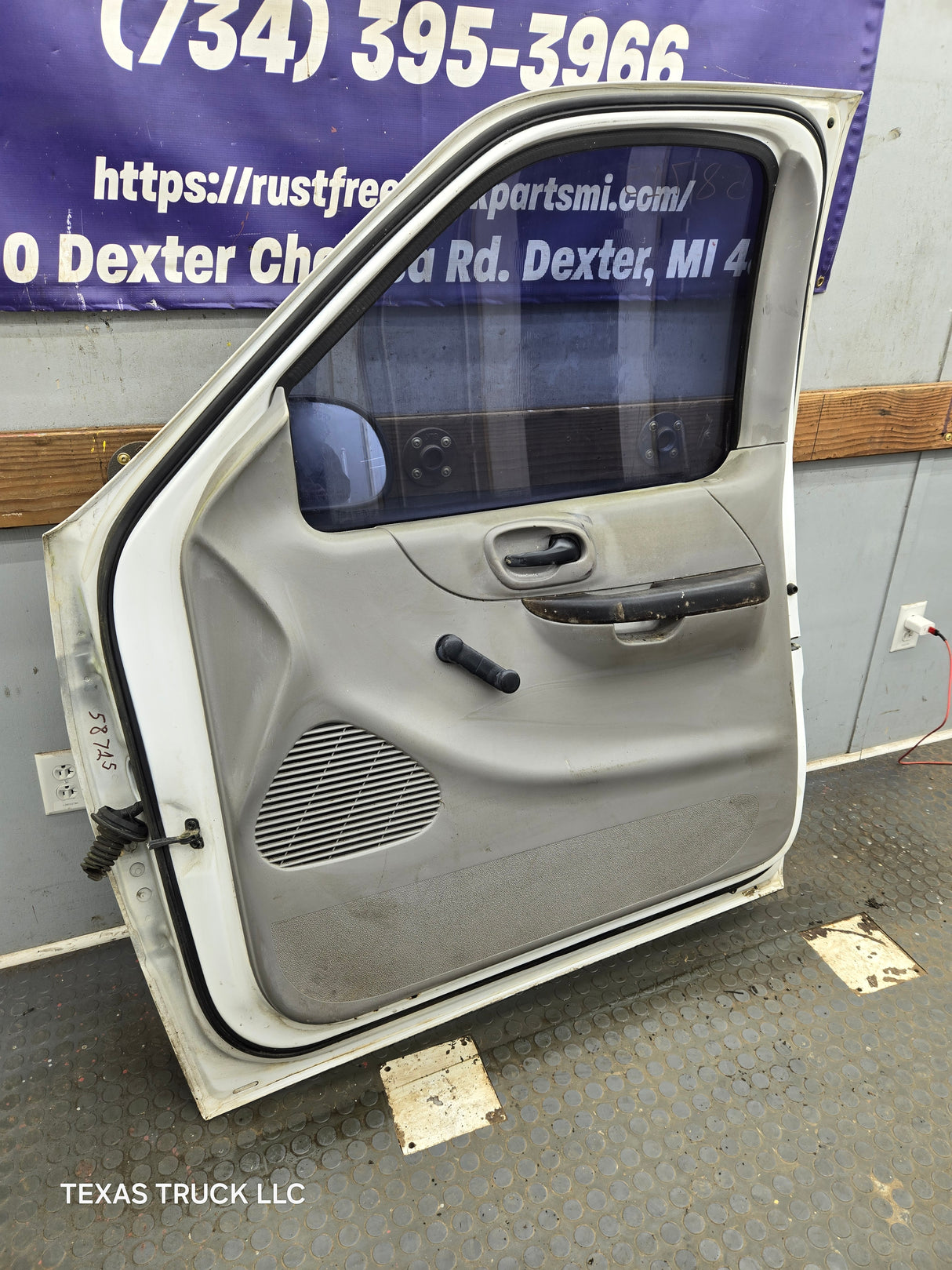 1997-2003 Ford F150 Passenger Side RH Front Door