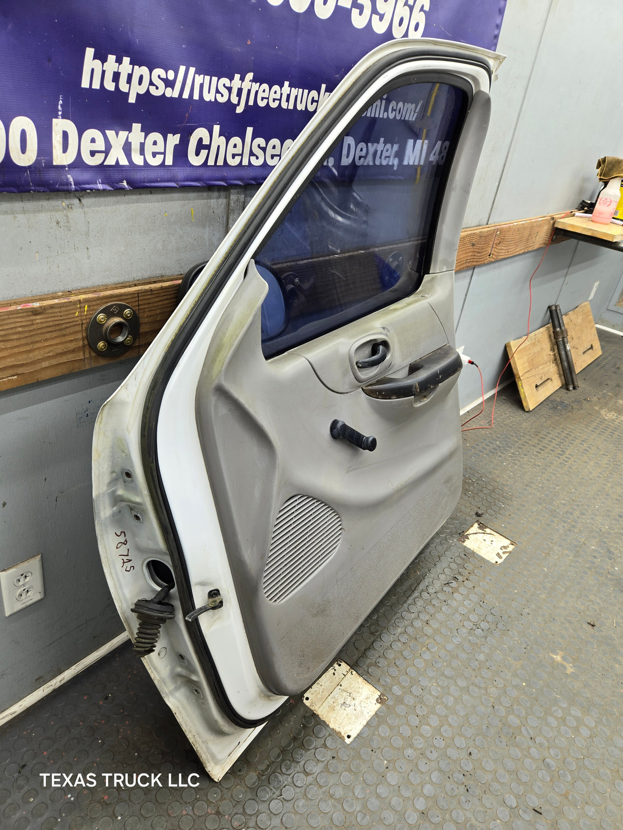 1997-2003 Ford F150 Passenger Side RH Front Door