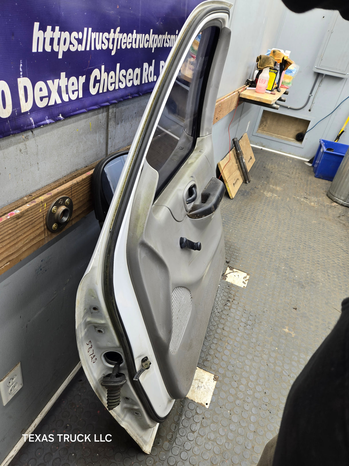 1997-2003 Ford F150 Passenger Side RH Front Door