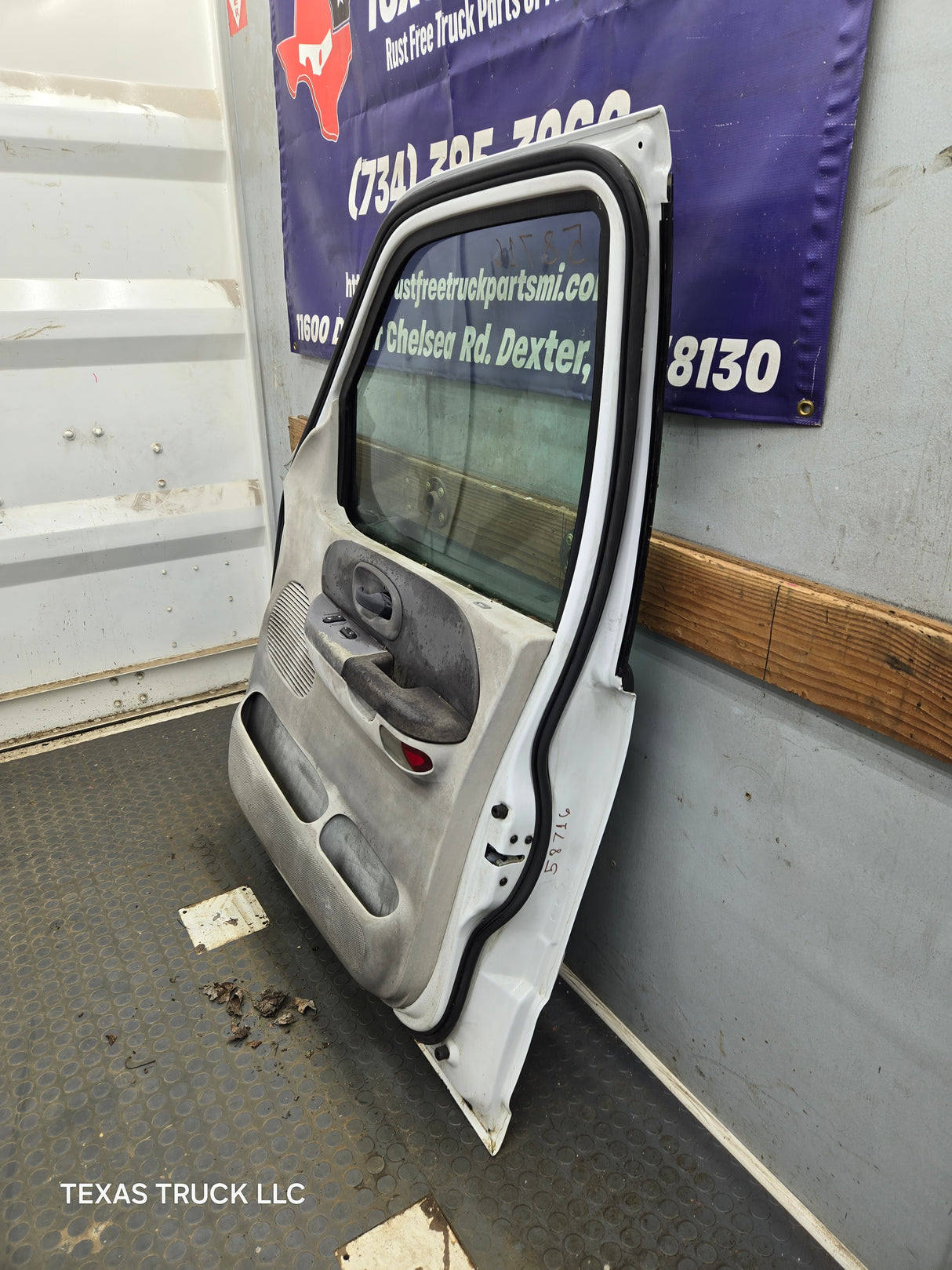 1997-2003 Ford F150 Passenger Side RH Front Door