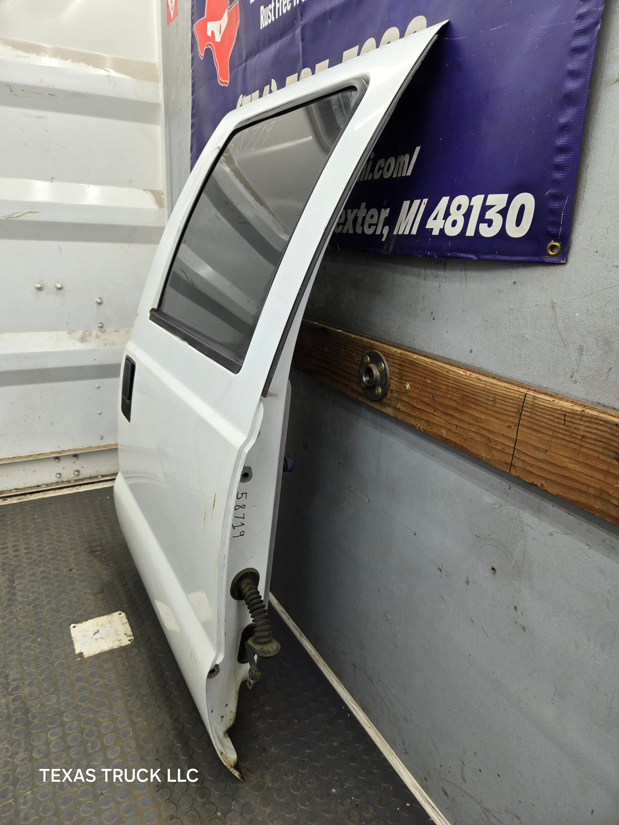 1999-2011 Ford Super Duty F250 F350 F450 F550 RH Crew Cab Passenger Side Rear Door