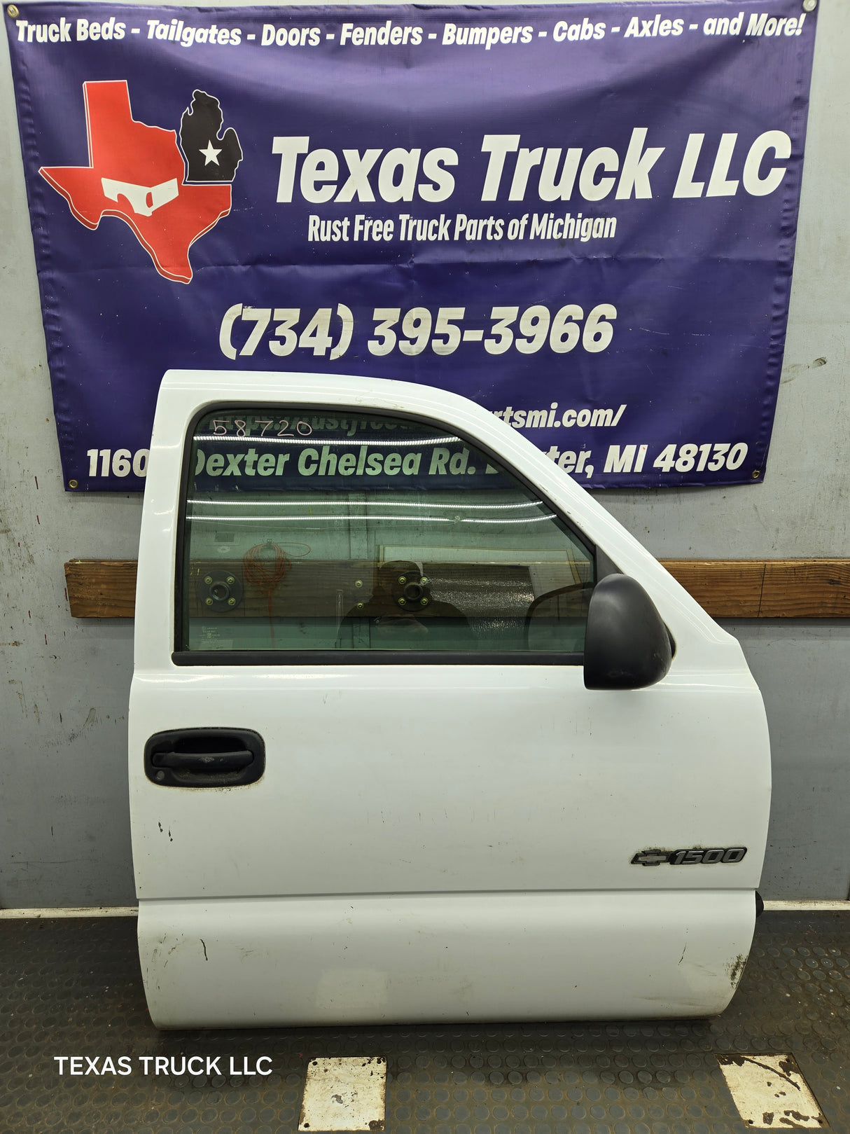 1999-2006 Chevrolet Silverado / GMC Sierra 1500 2500 3500 HD Front Passenger side Door RH