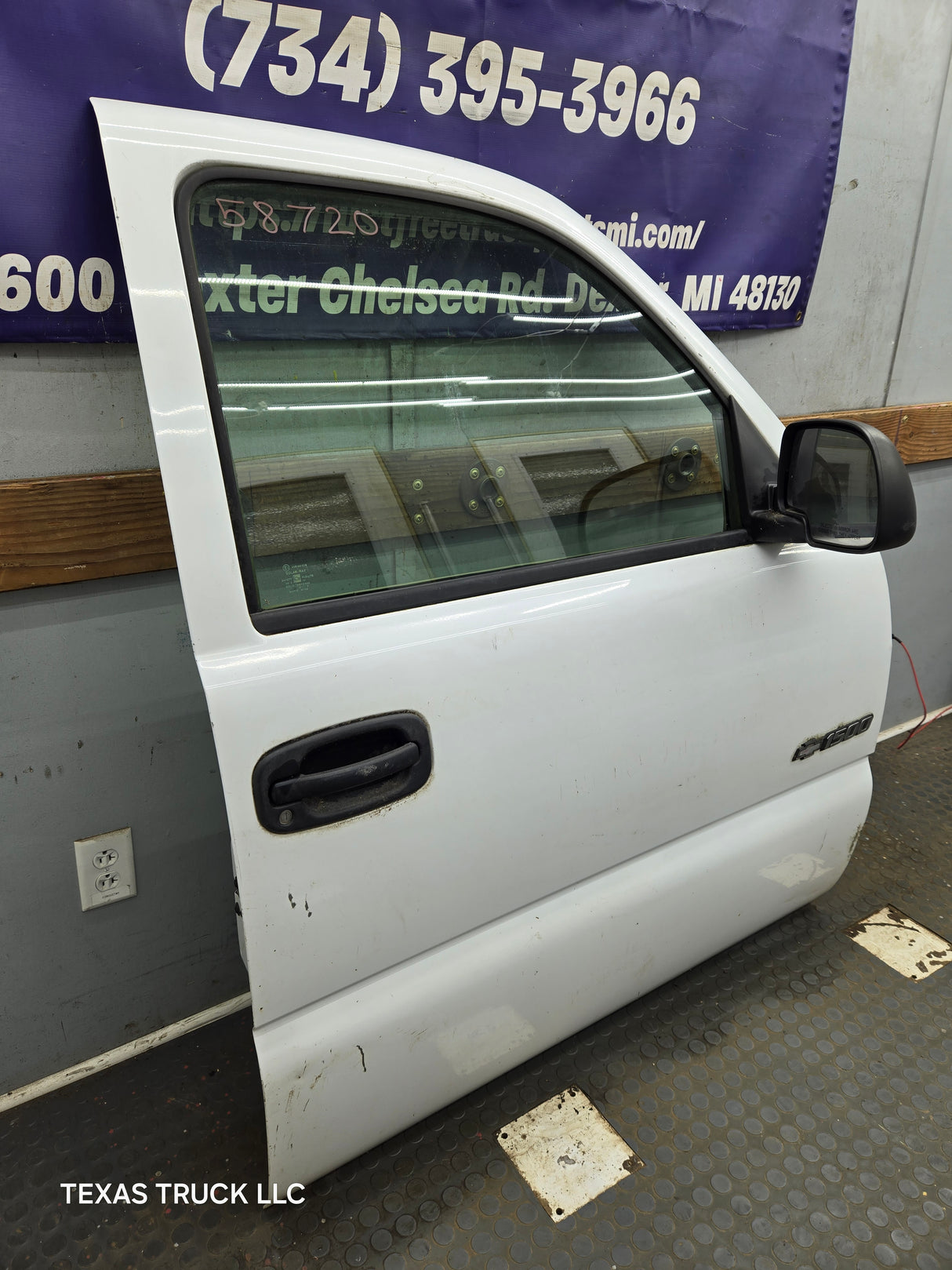 1999-2006 Chevrolet Silverado / GMC Sierra 1500 2500 3500 HD Front Passenger side Door RH