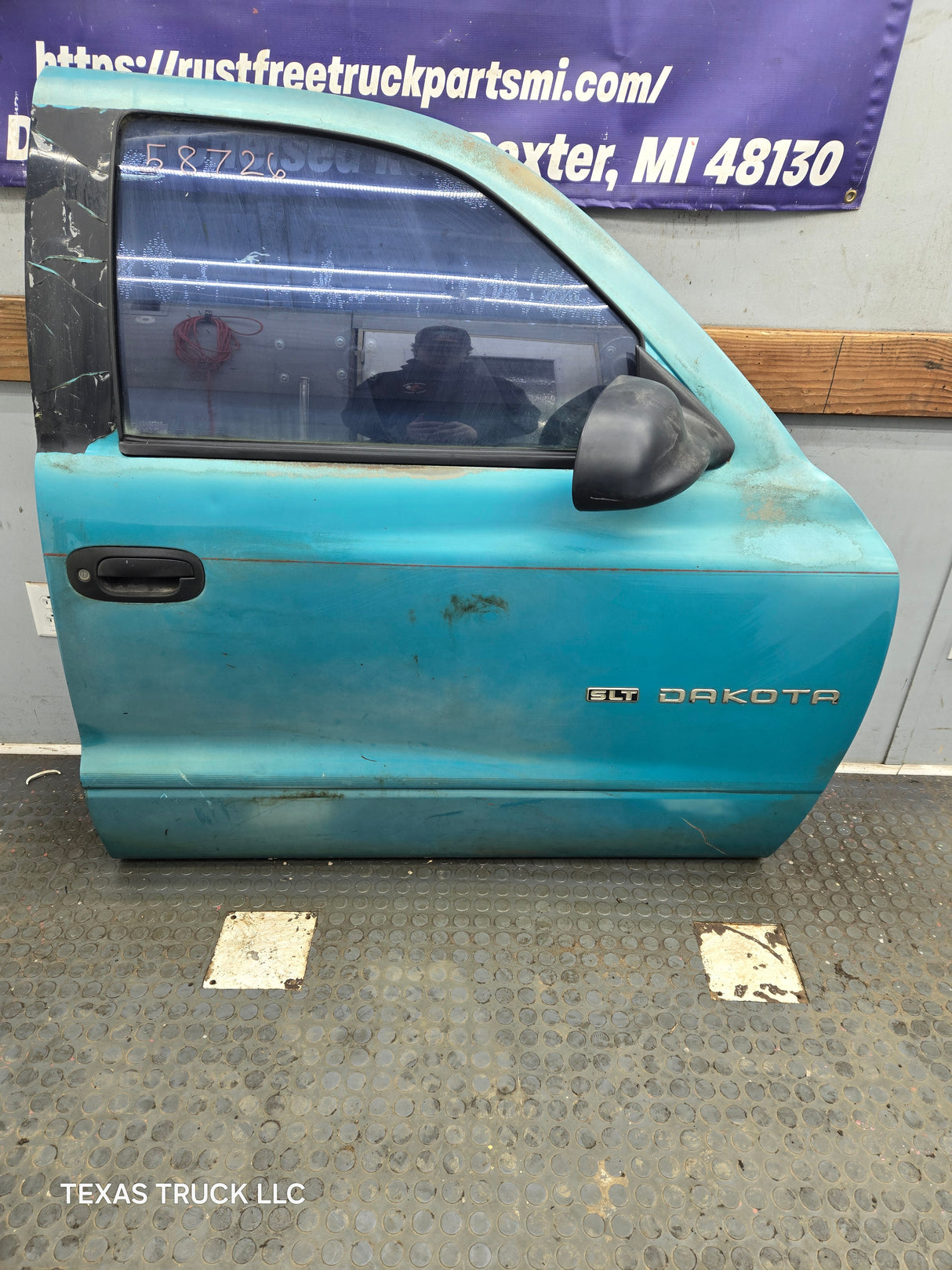 1997-2000 Dodge Dakota Passenger Side RH Front Door