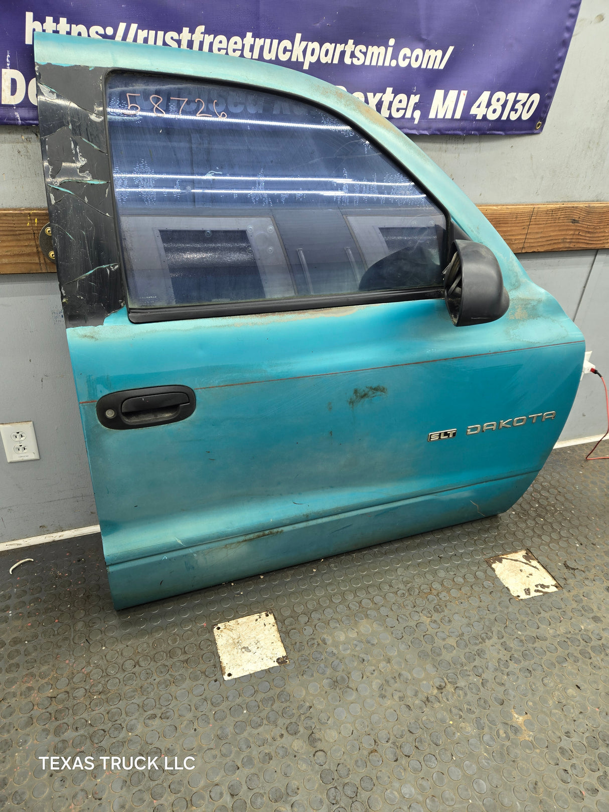 1997-2000 Dodge Dakota Passenger Side RH Front Door