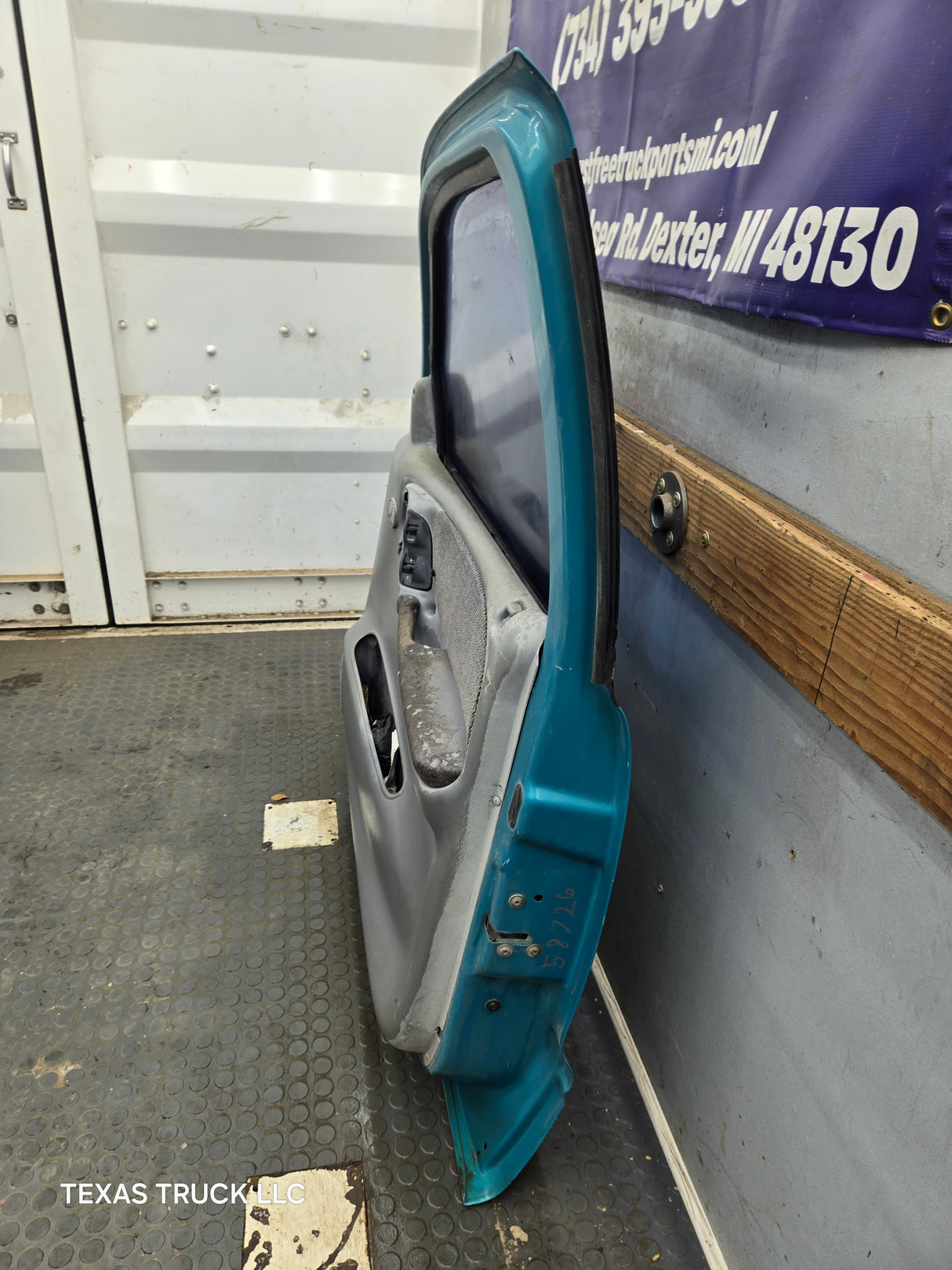 1997-2000 Dodge Dakota Passenger Side RH Front Door