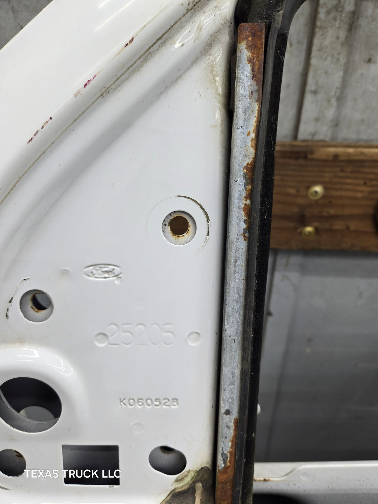 1999-2011 Ford Super Duty LH Driver Side Front Door F250 F350 F450 F550