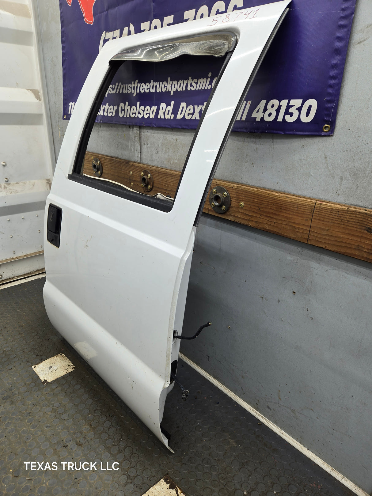 1999-2011 Ford Super Duty F250 F350 F450 F550 RH Crew Cab Passenger Side Rear Door