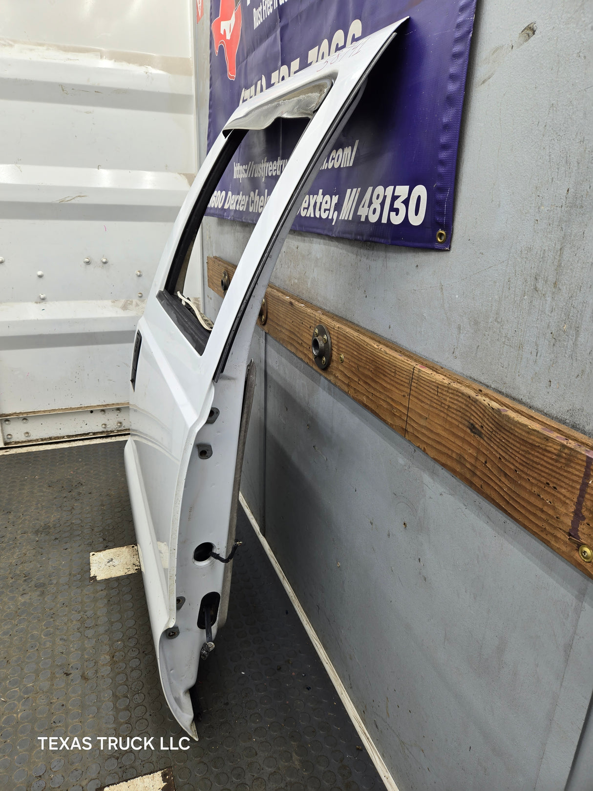 1999-2011 Ford Super Duty F250 F350 F450 F550 RH Crew Cab Passenger Side Rear Door