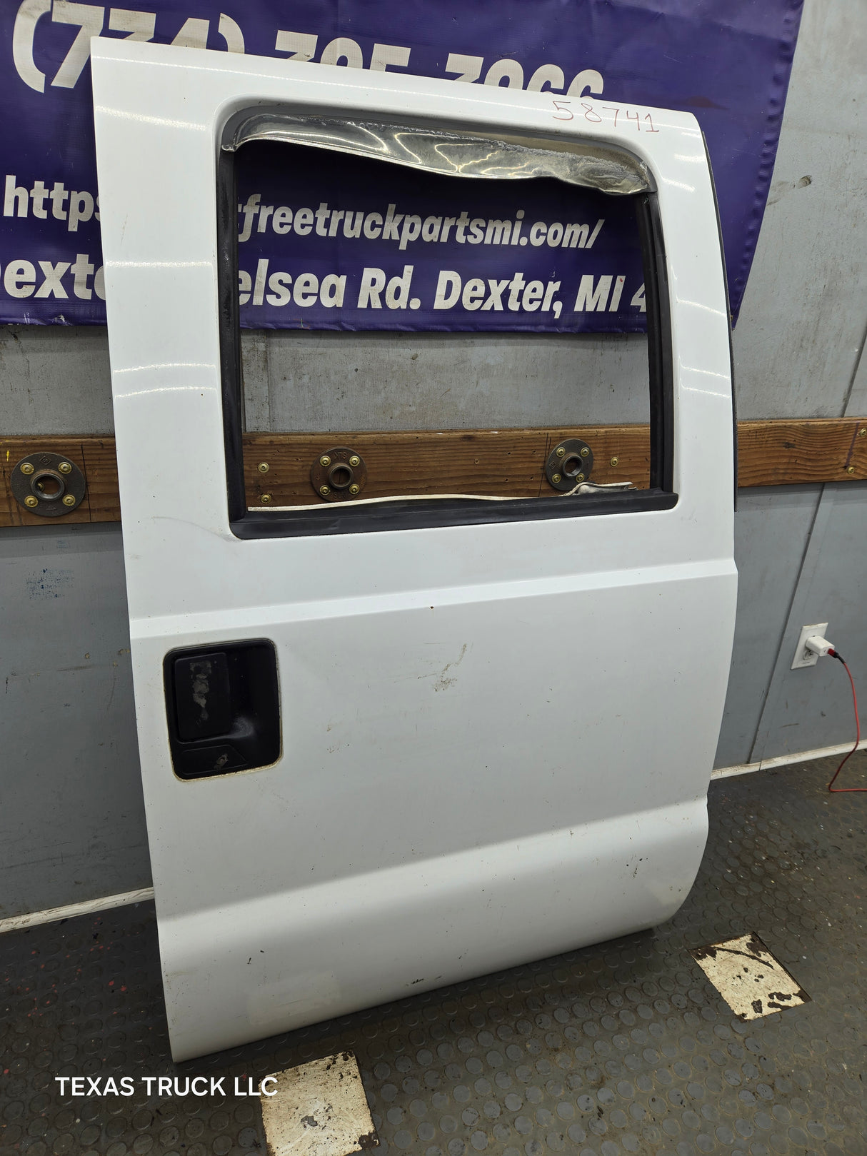 1999-2011 Ford Super Duty F250 F350 F450 F550 RH Crew Cab Passenger Side Rear Door