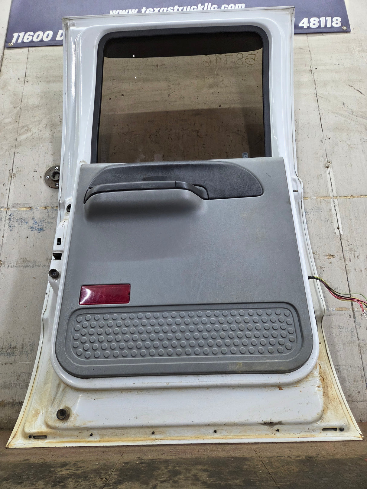 1999-2011 Ford Super Duty LH Driver Side Rear Crew Cab Door F250 F350 F450 F550