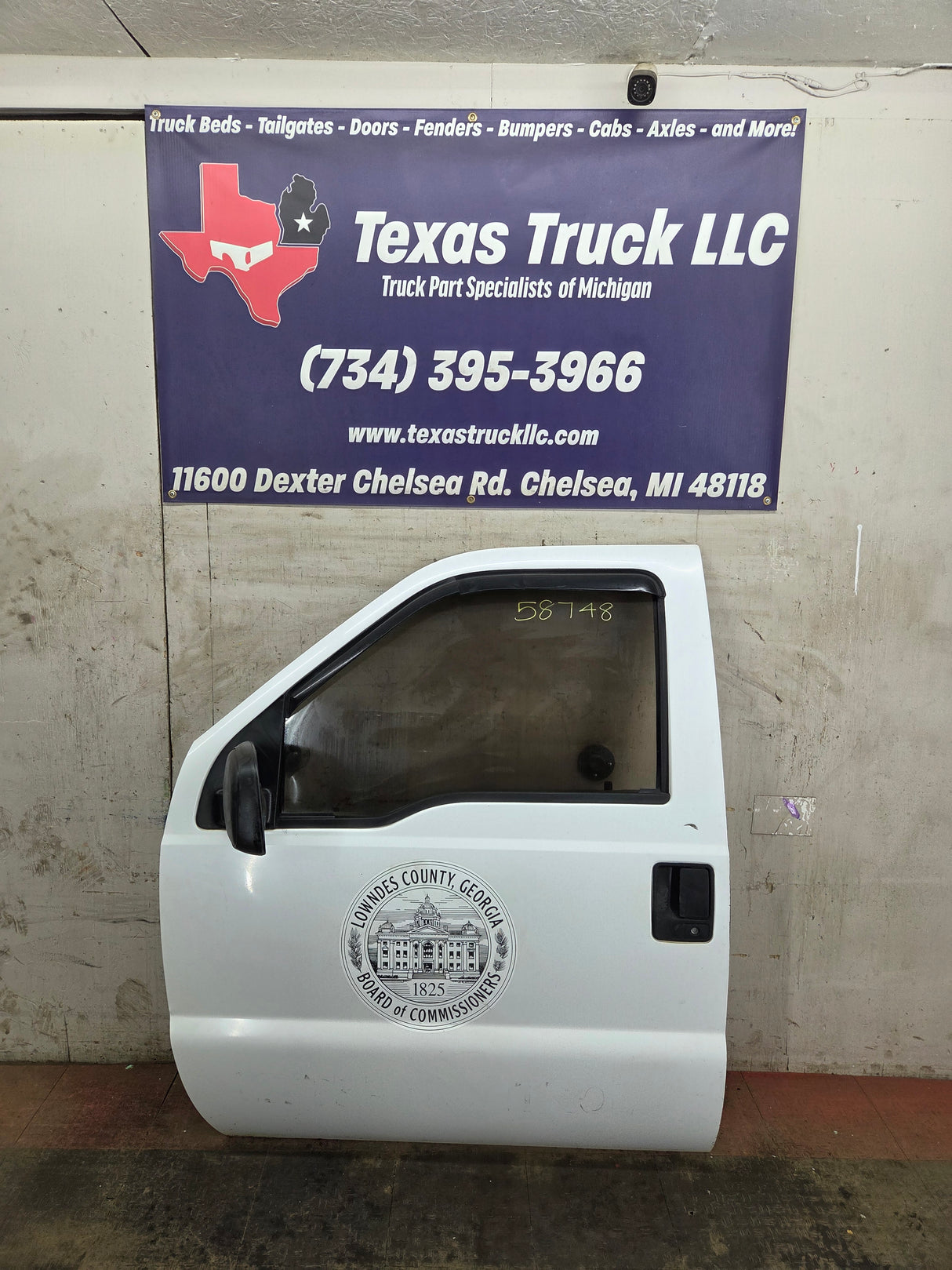 1999-2011 Ford Super Duty LH Driver Side Front Door F250 F350 F450 F550
