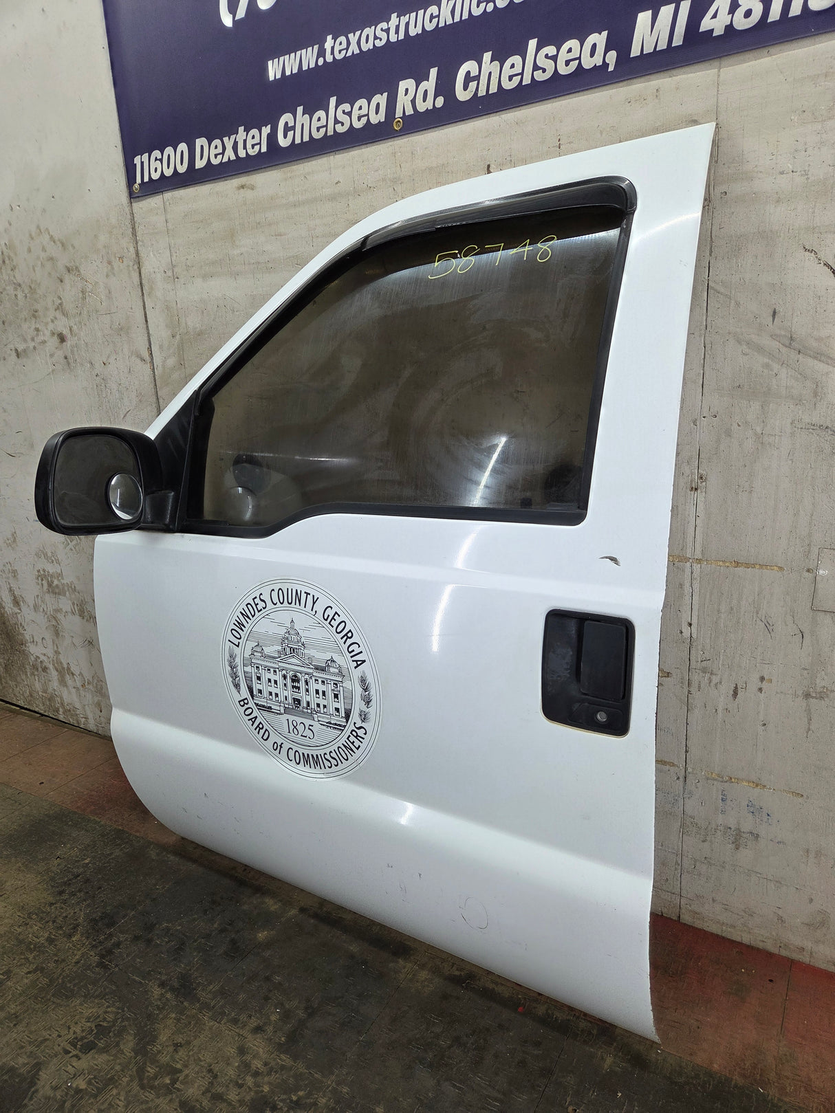 1999-2011 Ford Super Duty LH Driver Side Front Door F250 F350 F450 F550