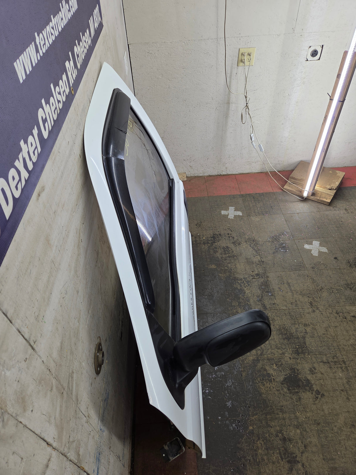 1999-2011 Ford Super Duty LH Driver Side Front Door F250 F350 F450 F550