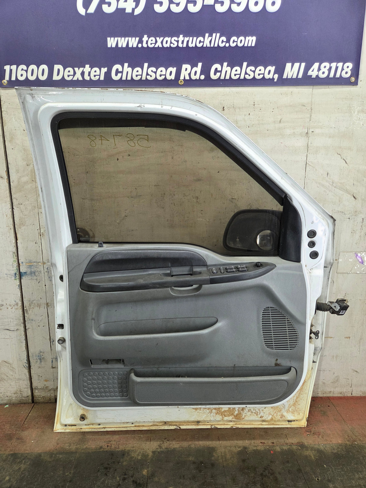 1999-2011 Ford Super Duty LH Driver Side Front Door F250 F350 F450 F550