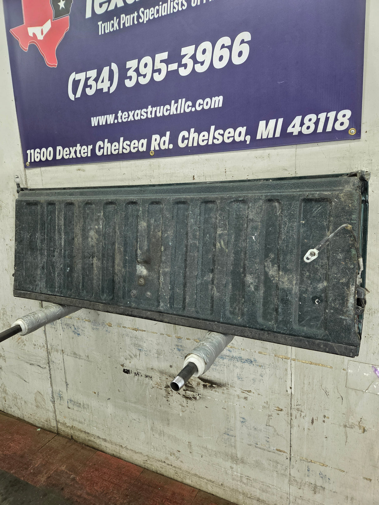 1999-2007 Chevrolet Silverado / GMC Sierra 1500 2500 3500 Tailgate