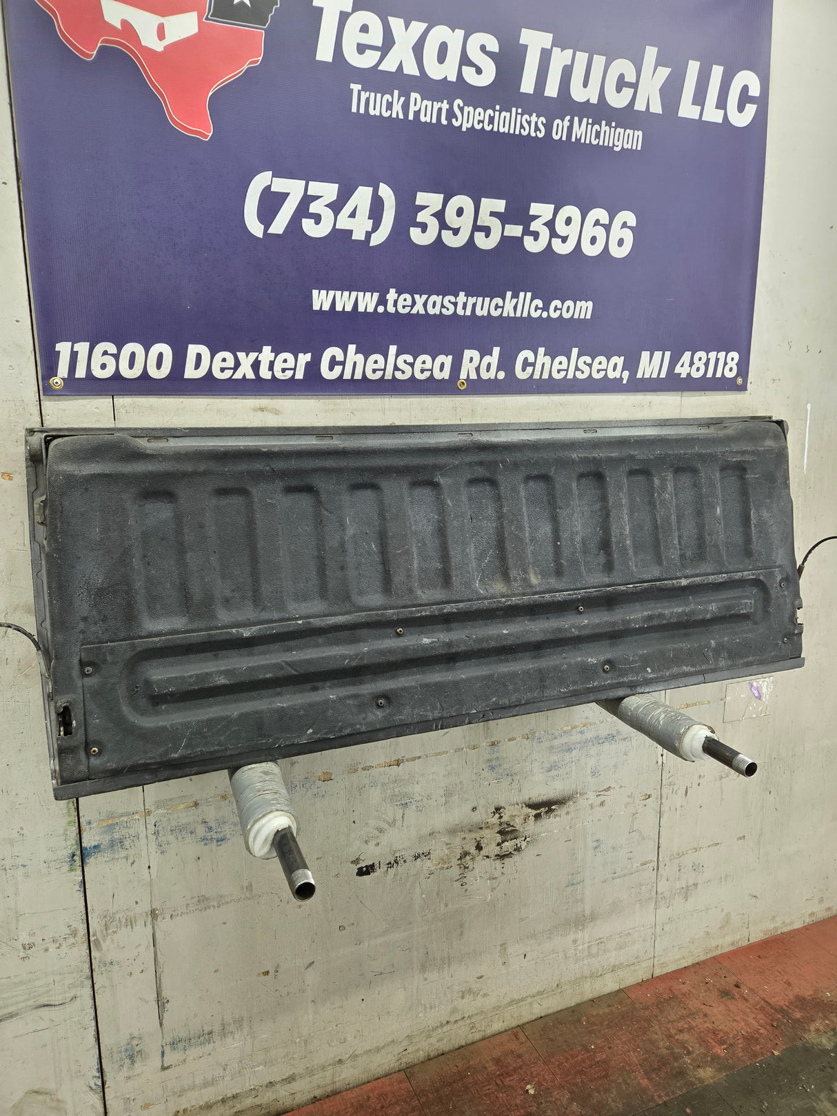 1997-2003 F150 / 1999-2007 Ford F250 F350 F450 F550 Super Duty Tailgate