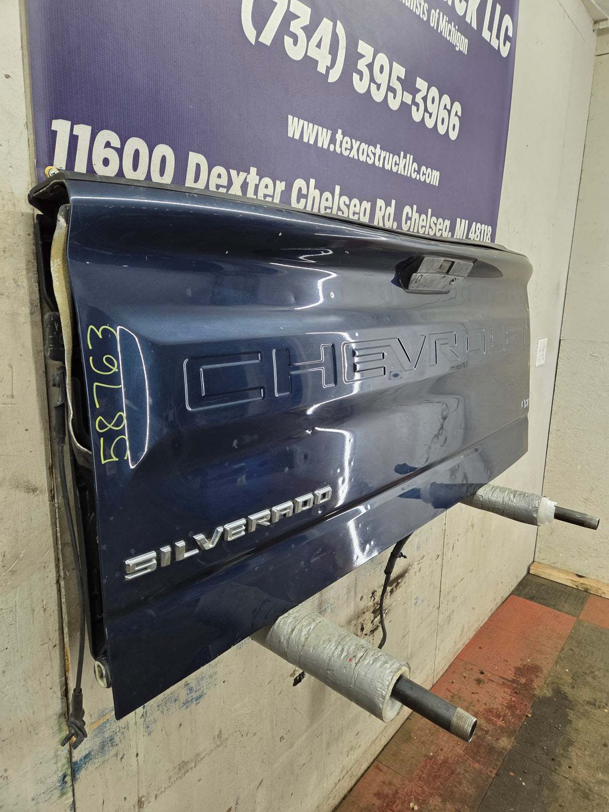 2019-2024 Chevrolet Silverado 1500 Tailgate 2020 2021 2022 2023