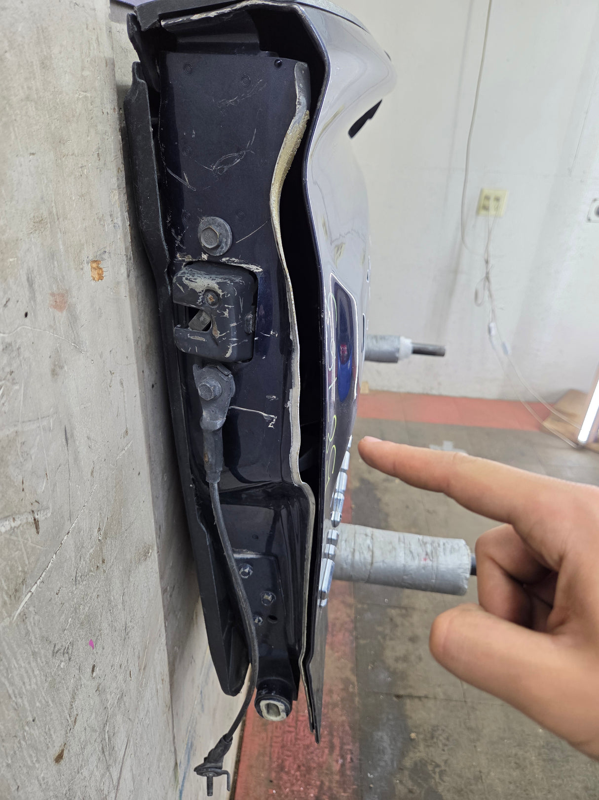 2019-2024 Chevrolet Silverado 1500 Tailgate 2020 2021 2022 2023