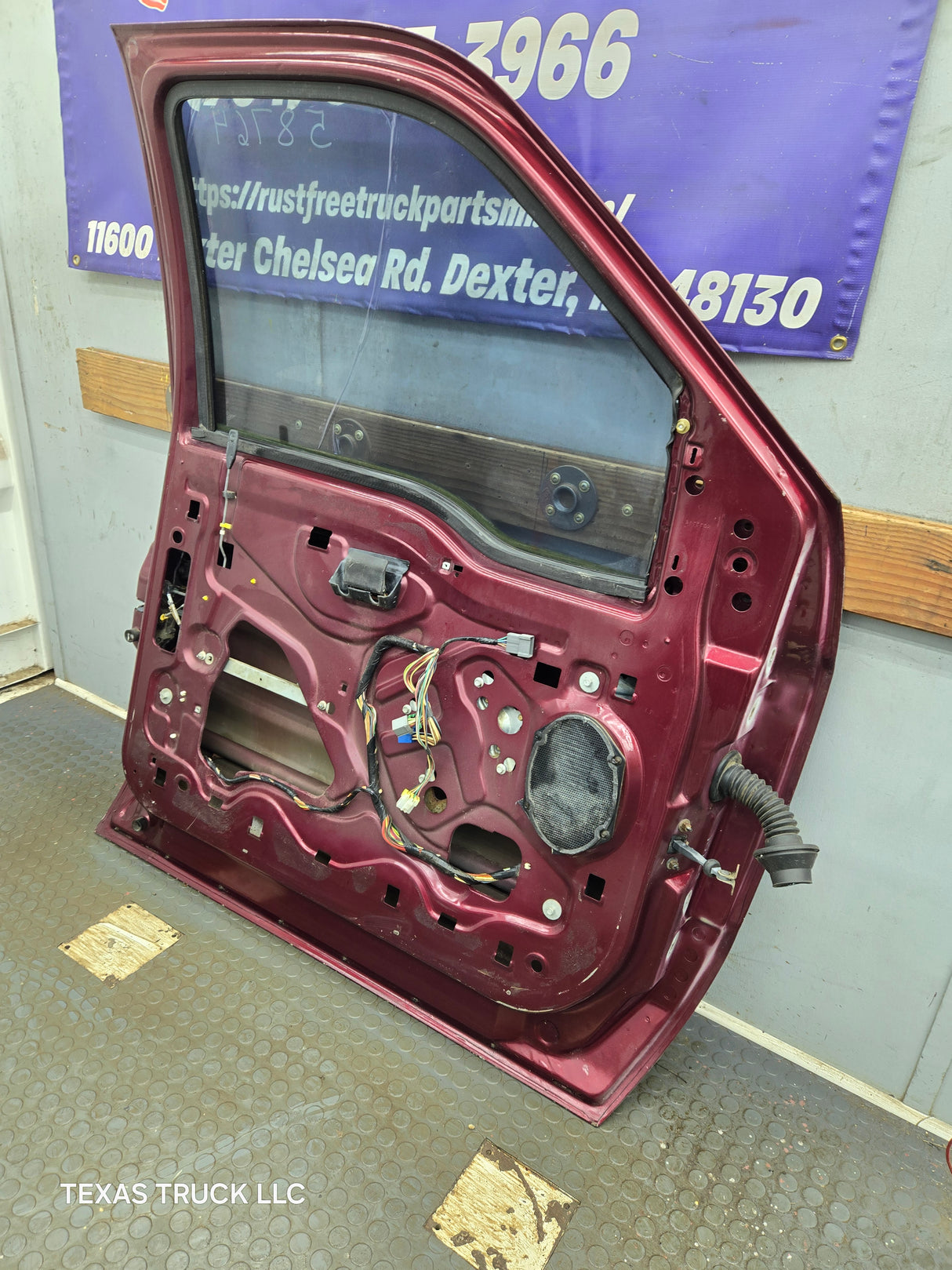 1999-2011 Ford Super Duty LH Driver Side Front Door F250 F350 F450 F550