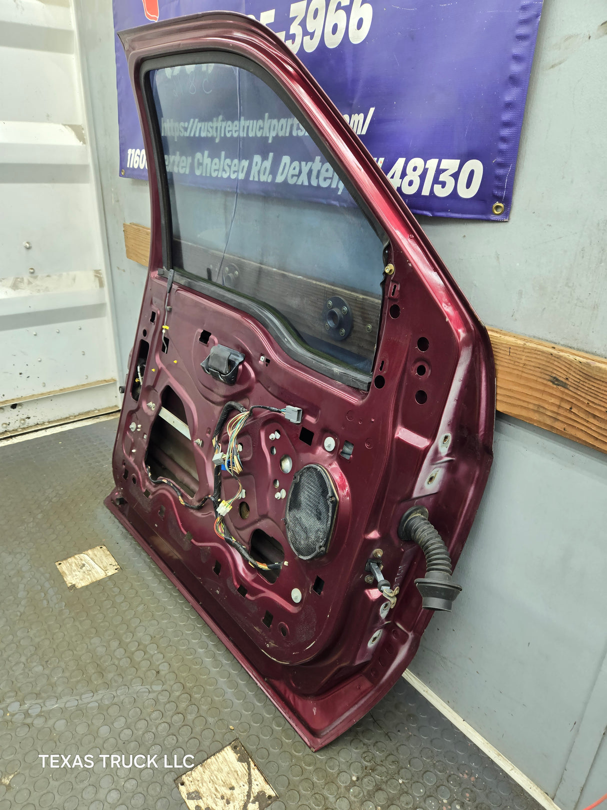 1999-2011 Ford Super Duty LH Driver Side Front Door F250 F350 F450 F550