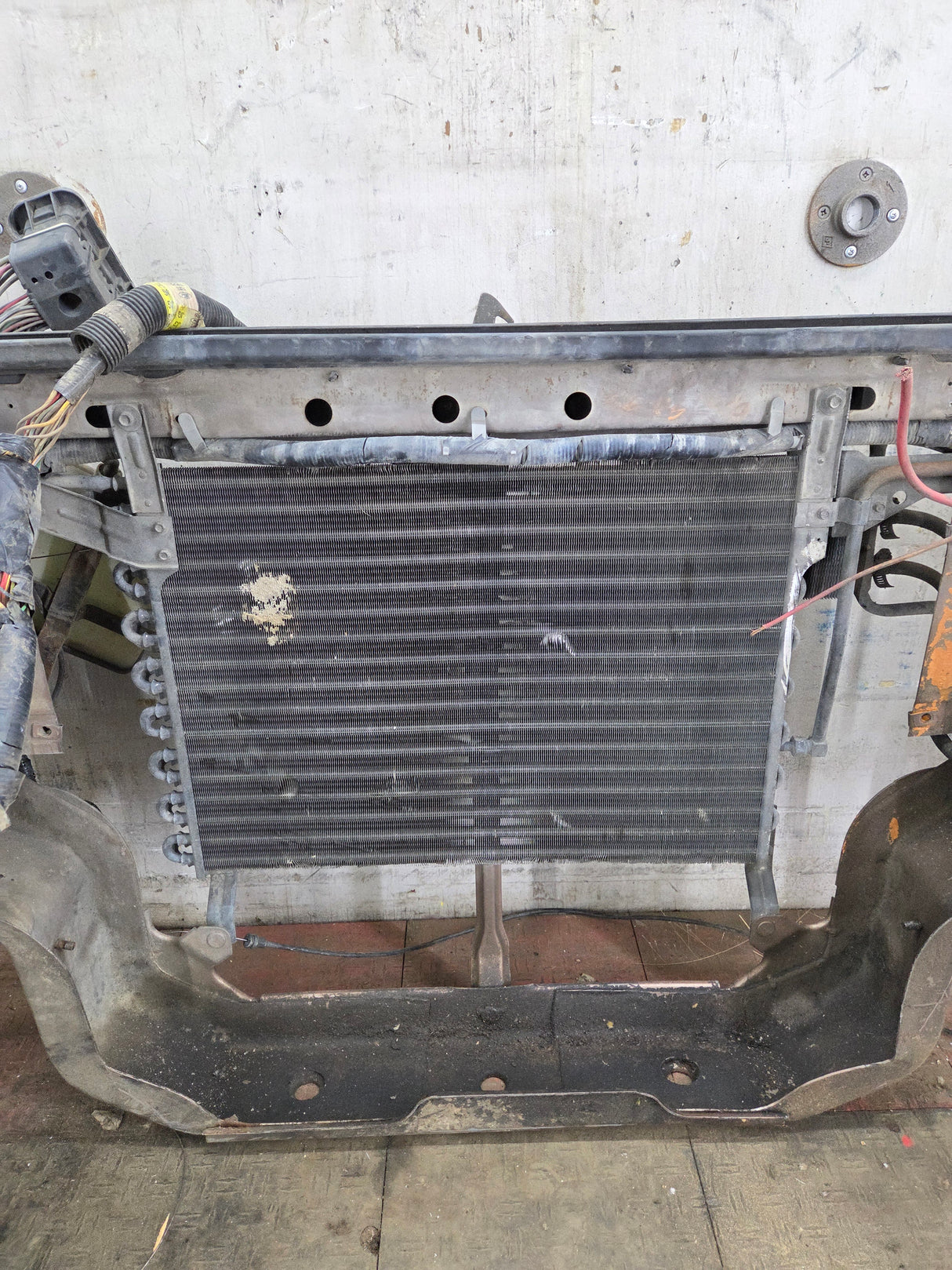 1992-1997 Ford F Series F250 F350 F450 F550 Power Stroke Diesel Front Core Support