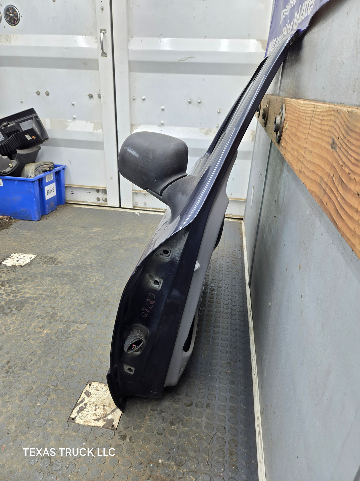 2003-2005 Ford Ranger Passenger Side Front Right Hand Door