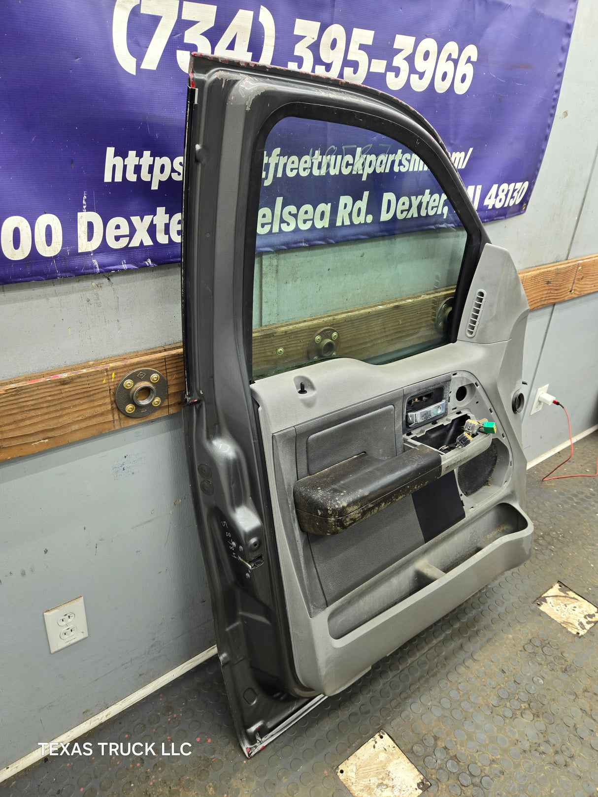 2004-2008 Ford F150 Driver Side CREW Cab Front Door Left Hand