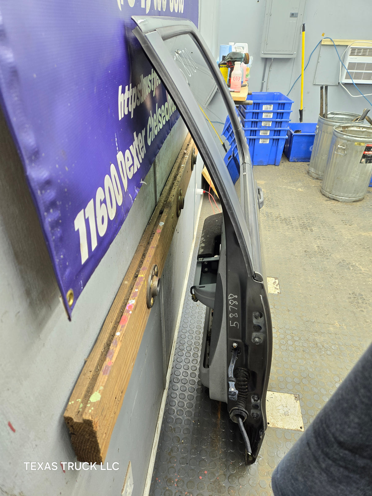 2004-2008 Ford F150 Rear Driver Side Crew Cab Door LH *Damage