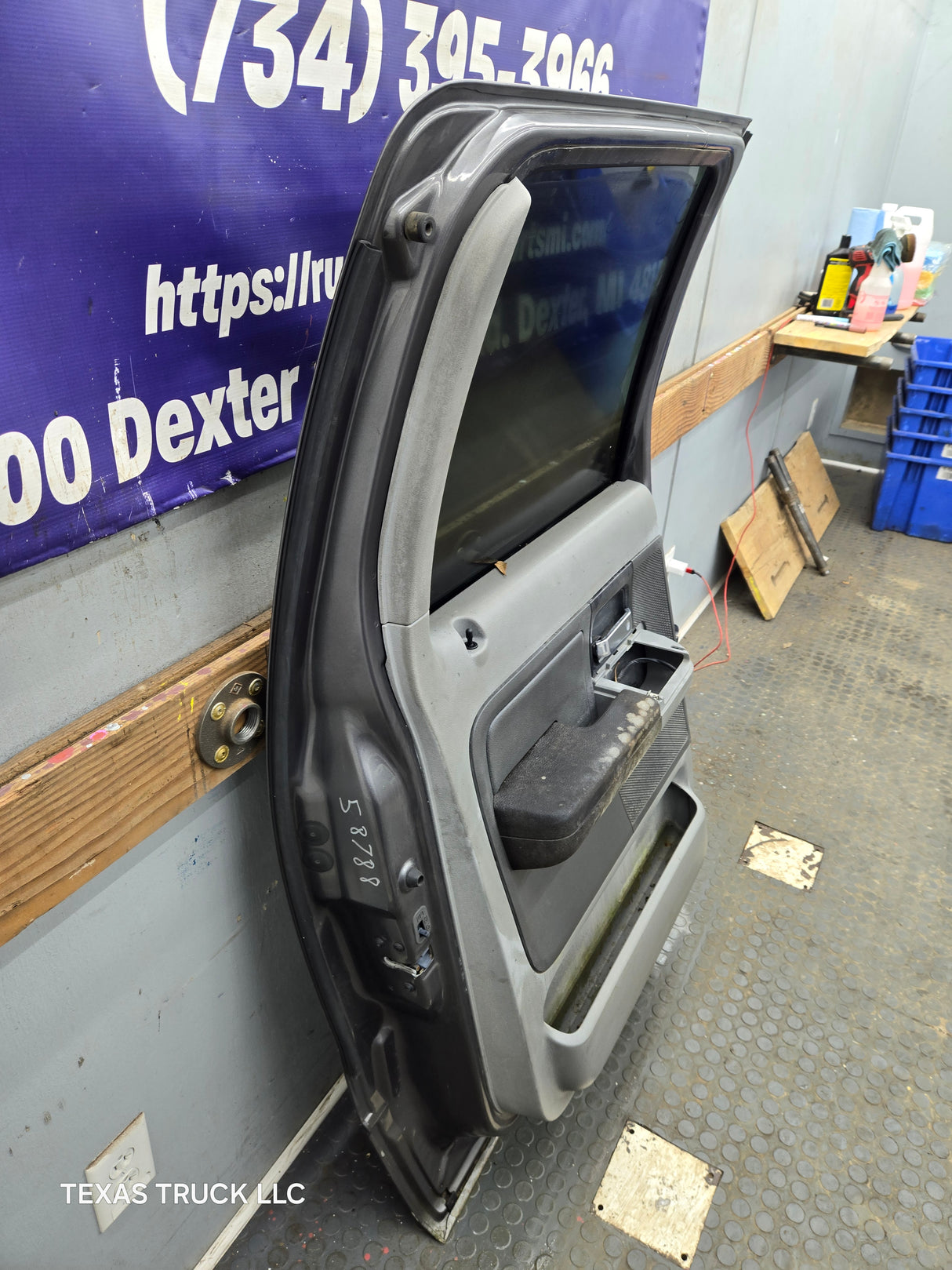 2004-2008 Ford F150 Rear Driver Side Crew Cab Door LH *Damage