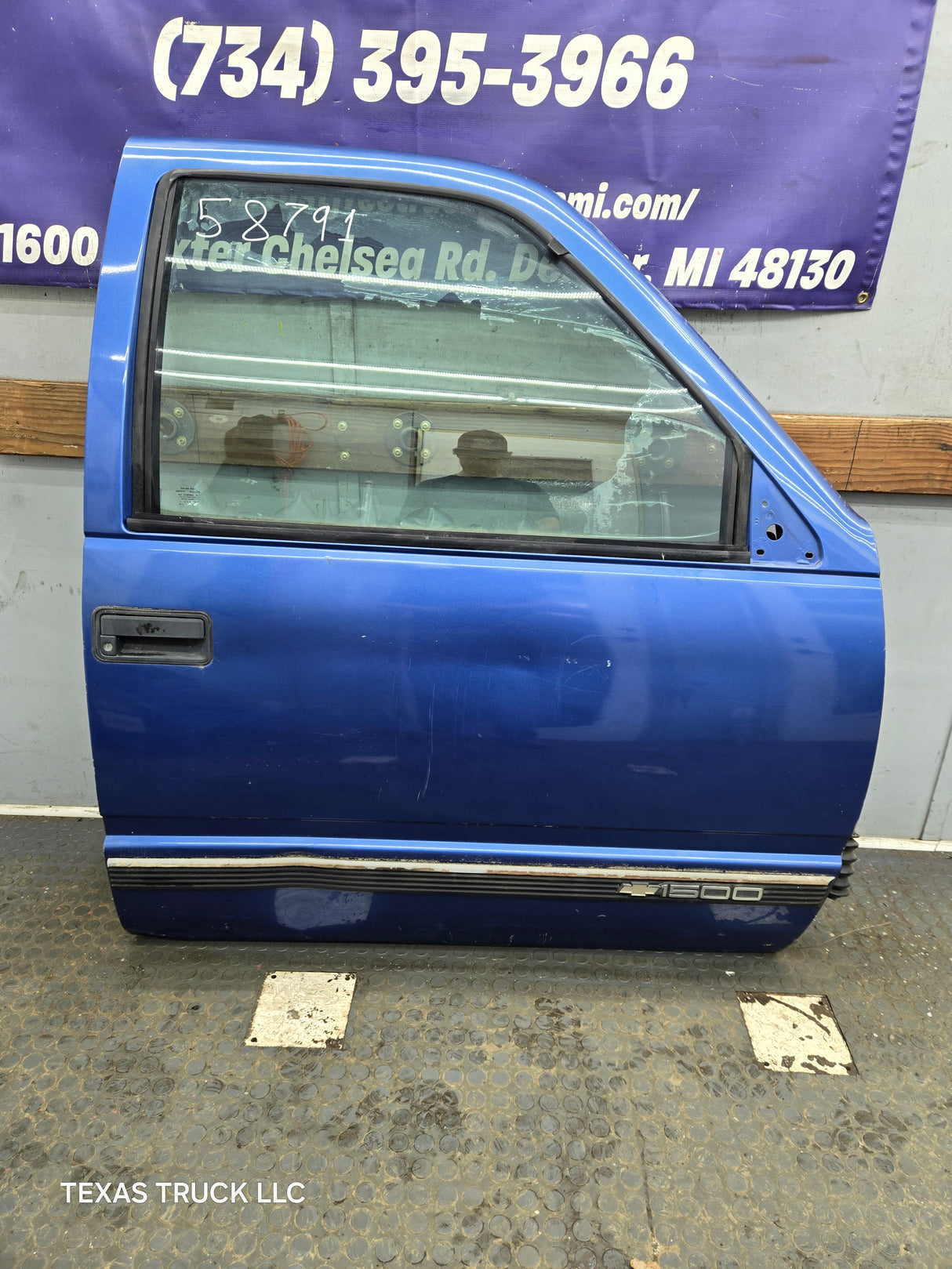 1988-2000 Chevrolet Silverado Suburban GMC Sierra RH Front Passenger Door 1500 2500 3500
