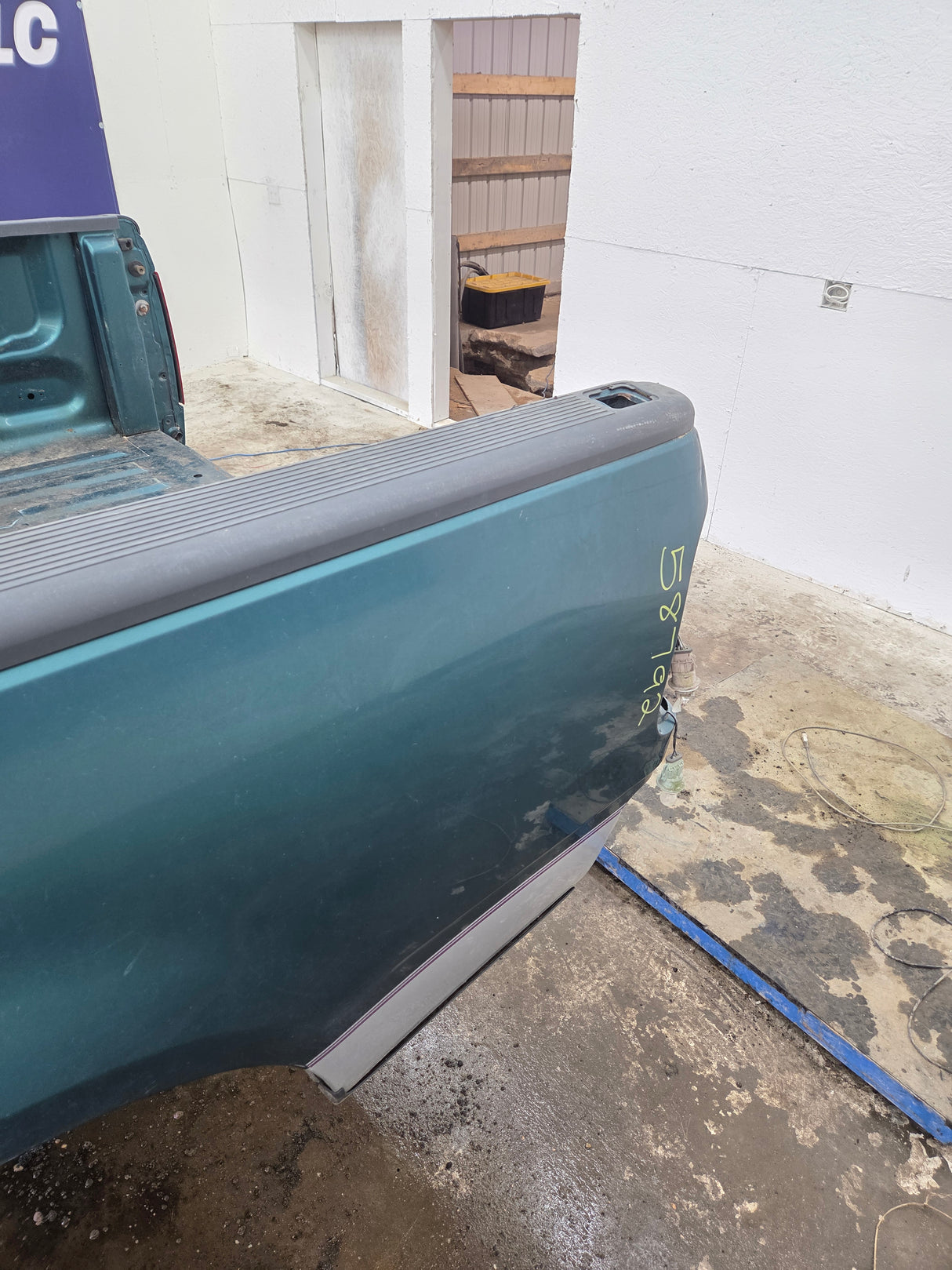 1997-2003 Ford F150 6' 6" Short Truck Bed