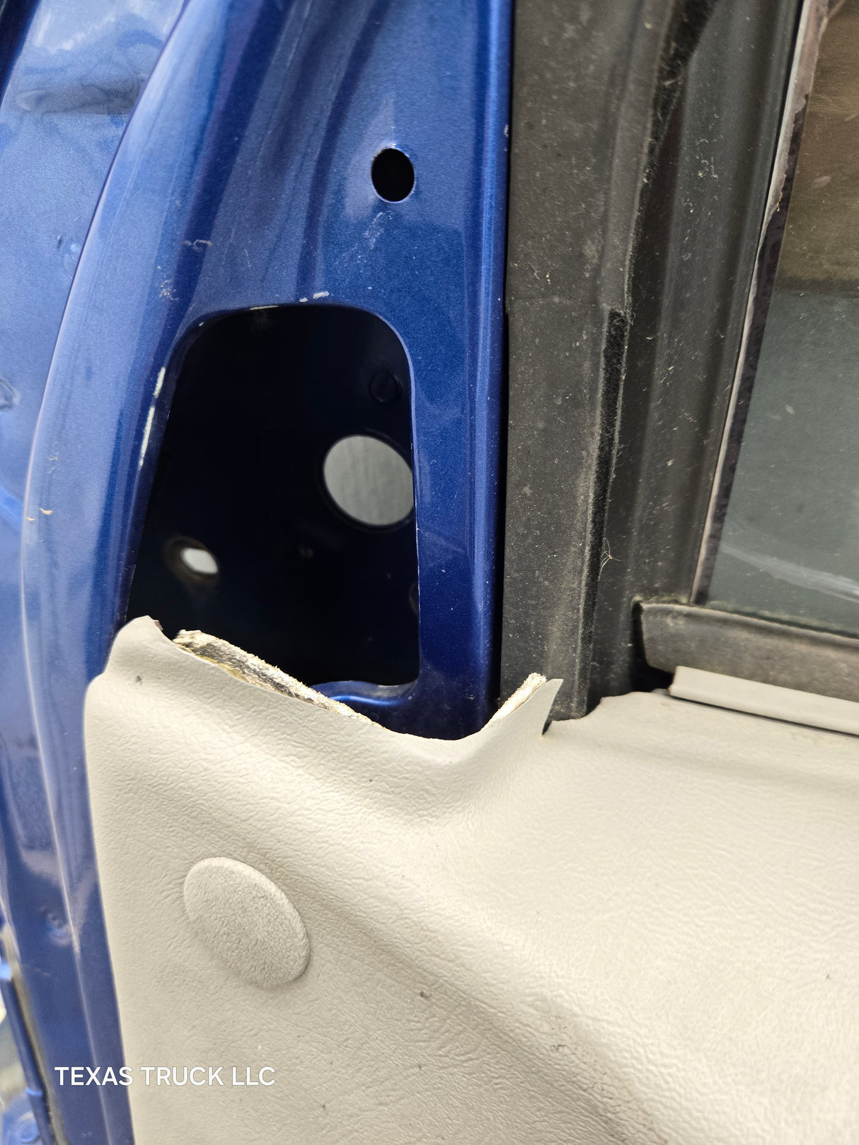 1988-2000 Chevrolet Silverado Suburban GMC Sierra RH Front Passenger Door 1500 2500 3500