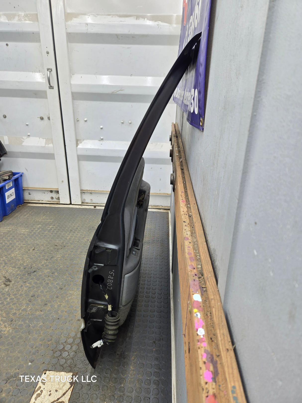 1996-1999 Chevrolet Tahoe / GMC Yukon 1500 2500HD Rear Passenger side rear door RH