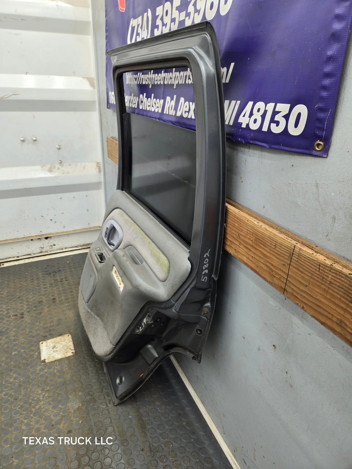 1996-1999 Chevrolet Tahoe / GMC Yukon 1500 2500HD Rear Passenger side rear door RH