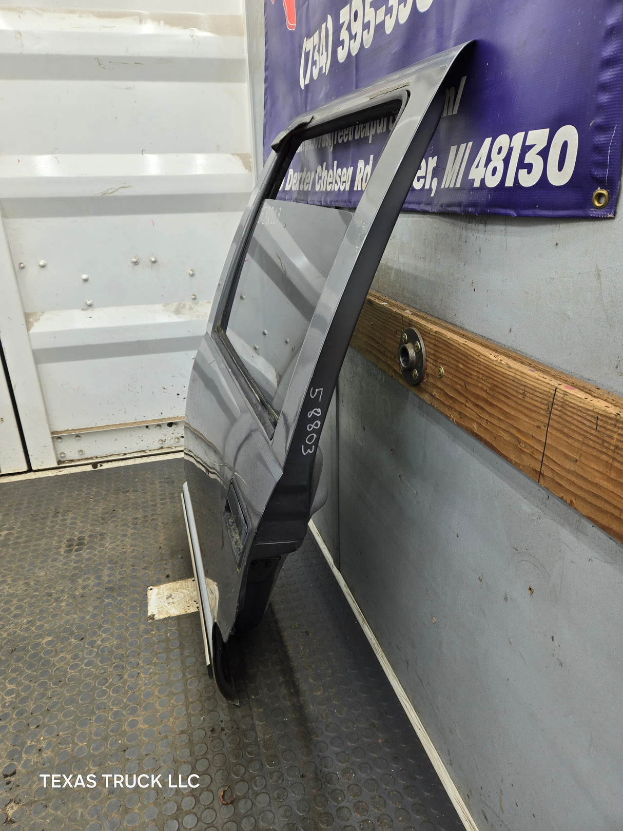 1996-1999 Chevrolet Tahoe / GMC Yukon 1500 2500HD Rear Driver side rear door LH