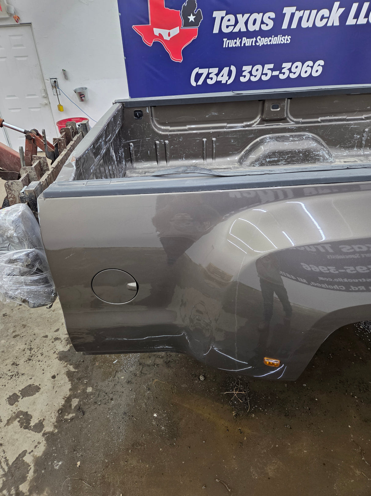 2014-2019 Chevrolet Silverado / GMC Sierra 3500 HD 8' Dually Truck Bed