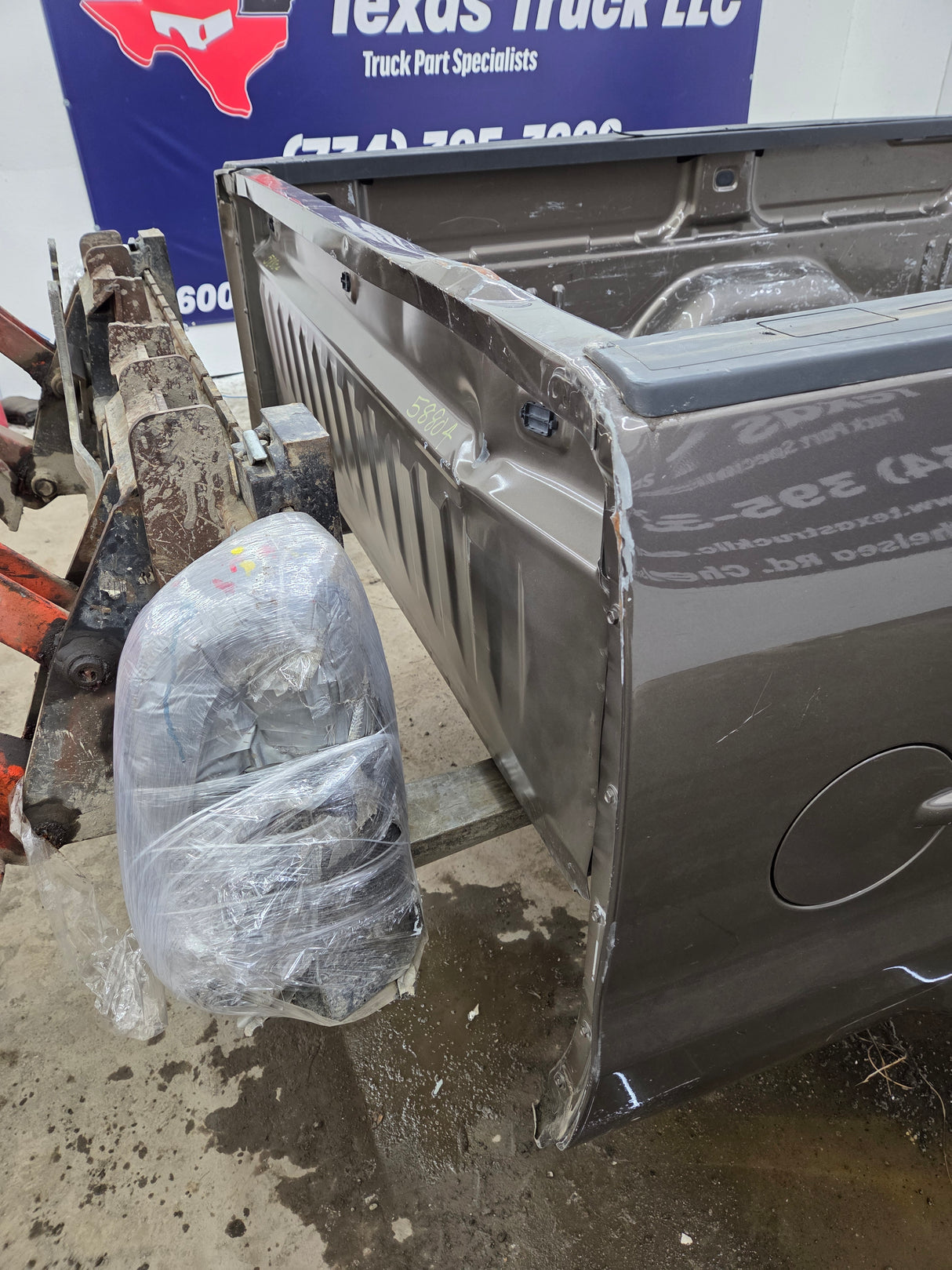 2014-2019 Chevrolet Silverado / GMC Sierra 3500 HD 8' Dually Truck Bed